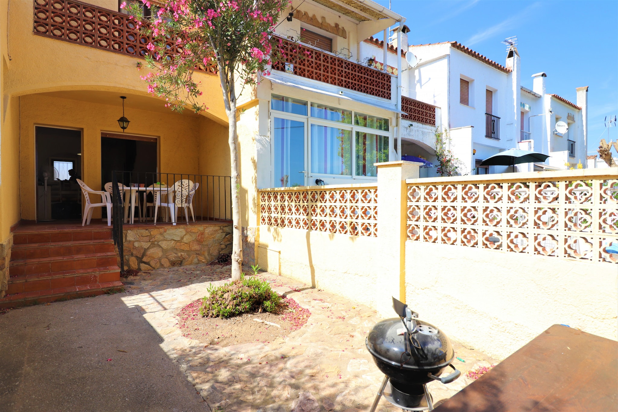 BYBLOS Empuriabrava-Buitenkant zomer