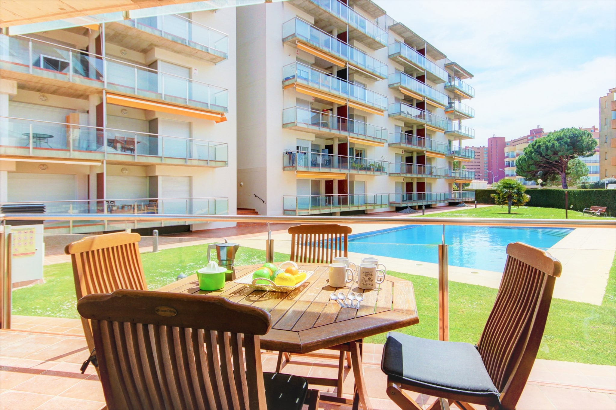 MARINES MESTRAL Bjs 8 Roses-Terrace balcony