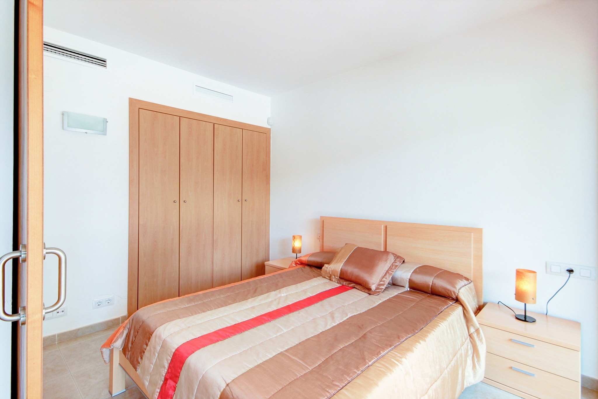MARINES MESTRAL Bjs 8 Roses-Bedroom