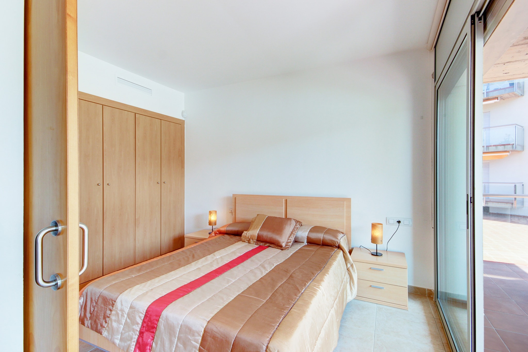MARINES MESTRAL Bjs 8 Roses-Bedroom