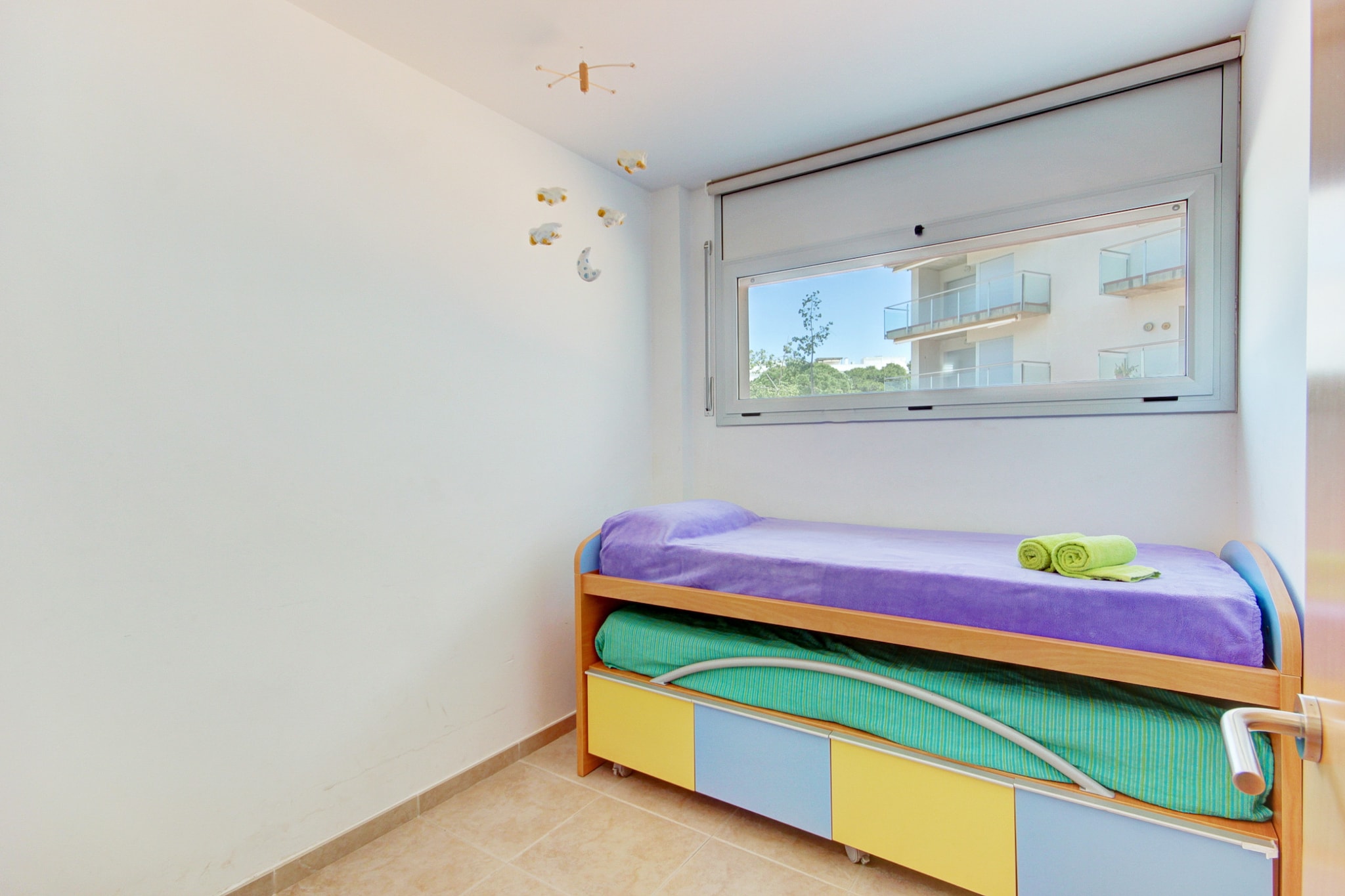 MARINES MESTRAL Bjs 8 Roses-Bedroom