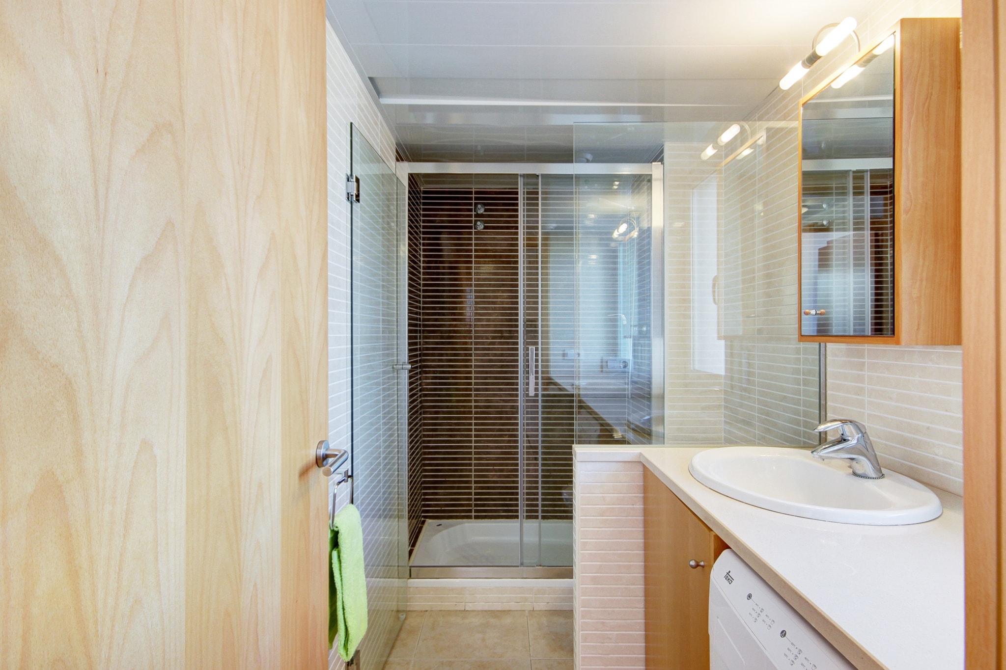 MARINES MESTRAL Bjs 8 Roses-Bathroom