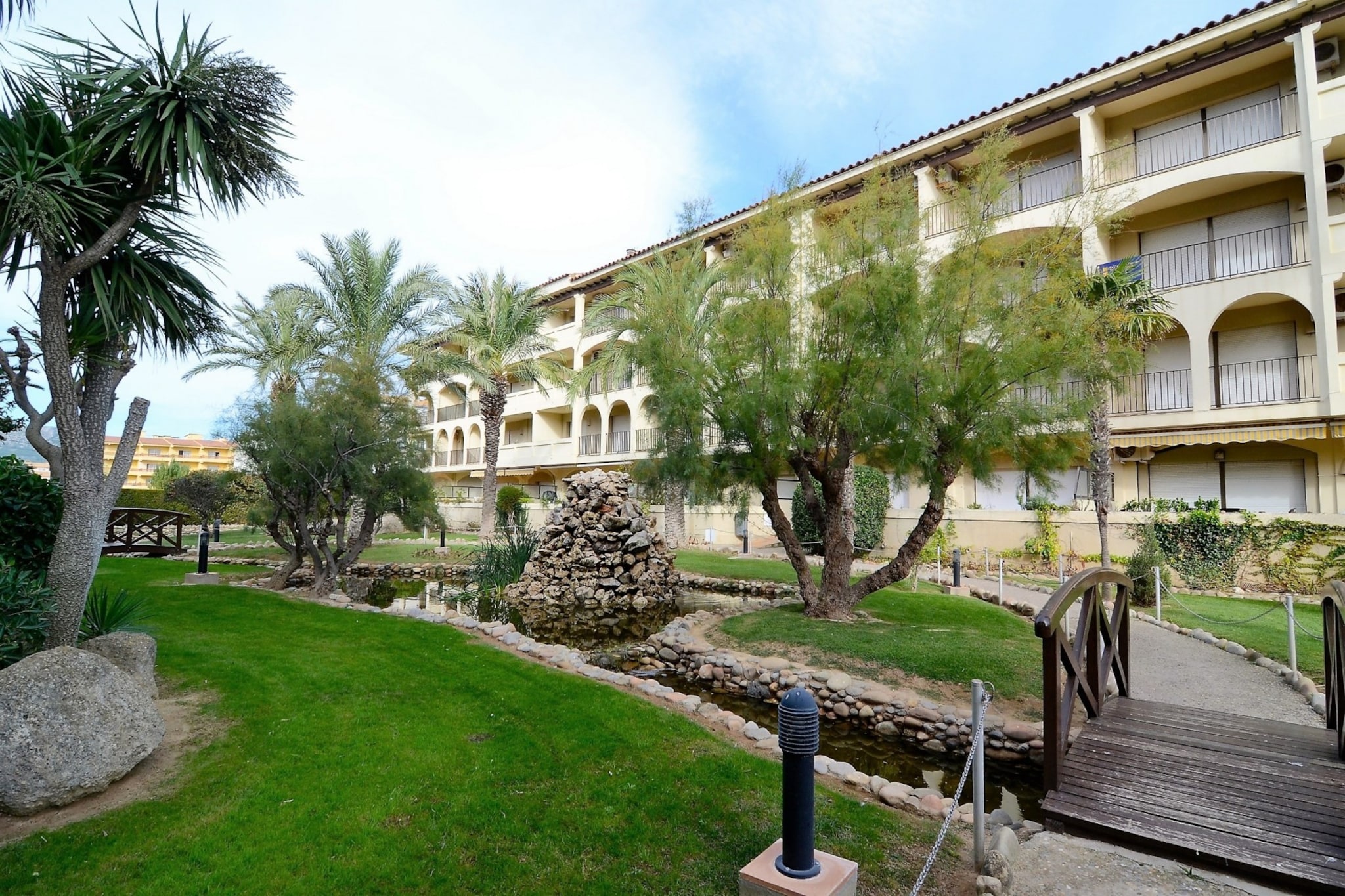 JADEMAR DEL MAR 012-A-Gardens summer