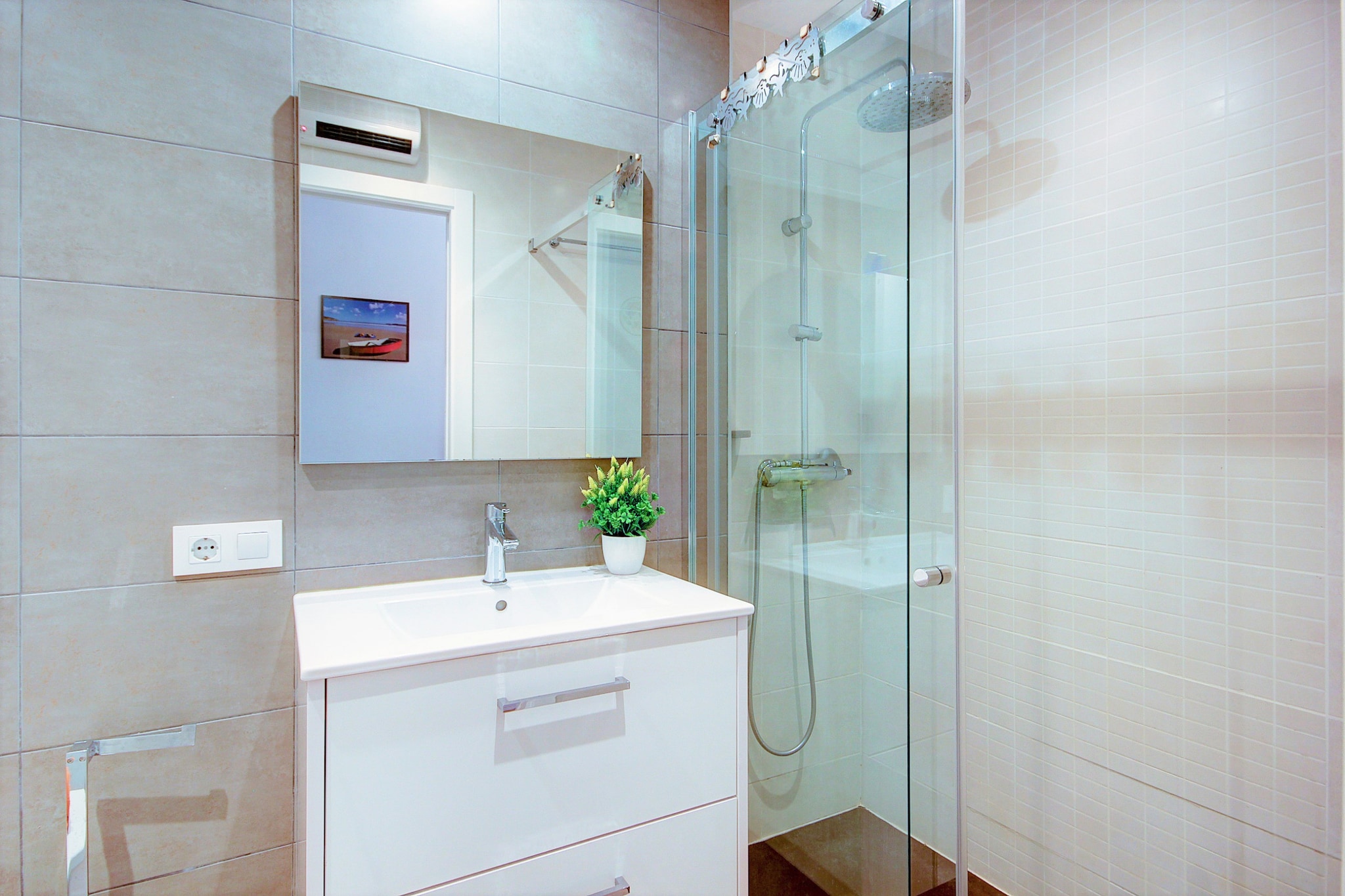 GRAN RESERVA PLAYA 9 25 Empuriabrava-Bathroom
