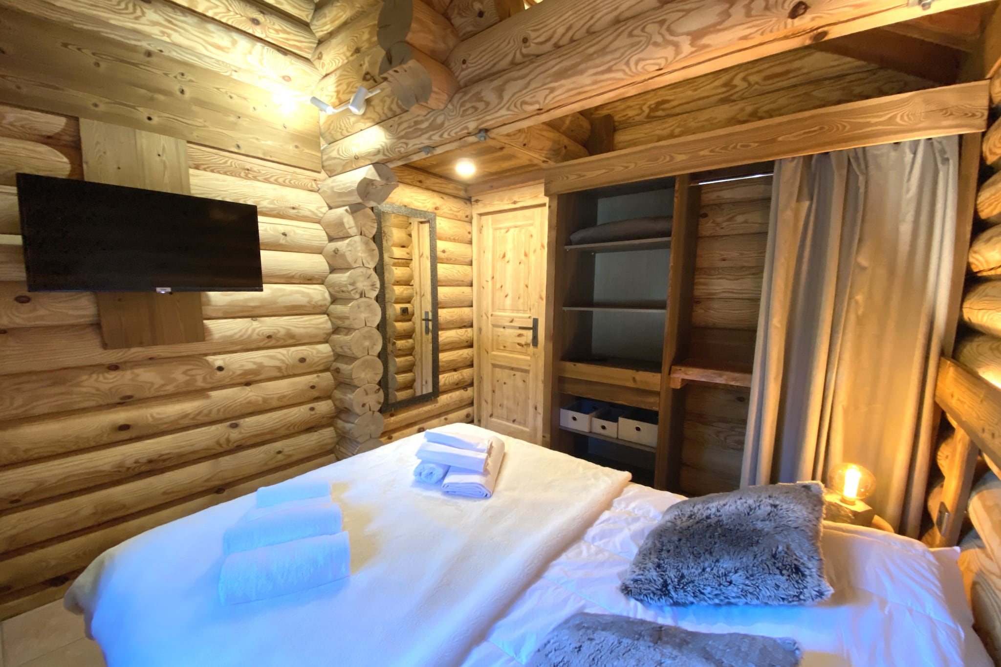 L'OURS BLANC Chalet en rondins-Slaapkamer