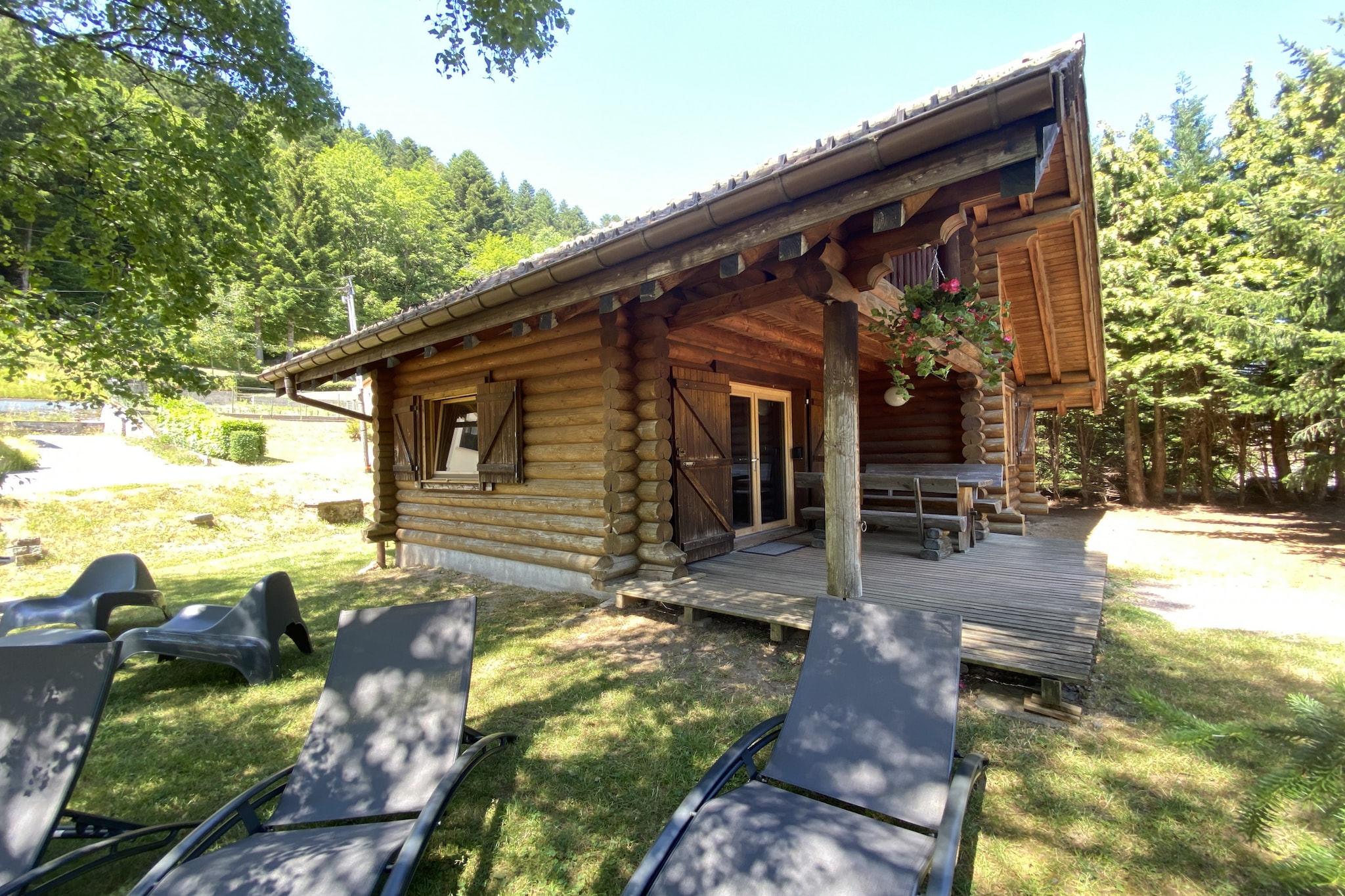 L'OURS BLANC Chalet en rondins-Buitenlucht