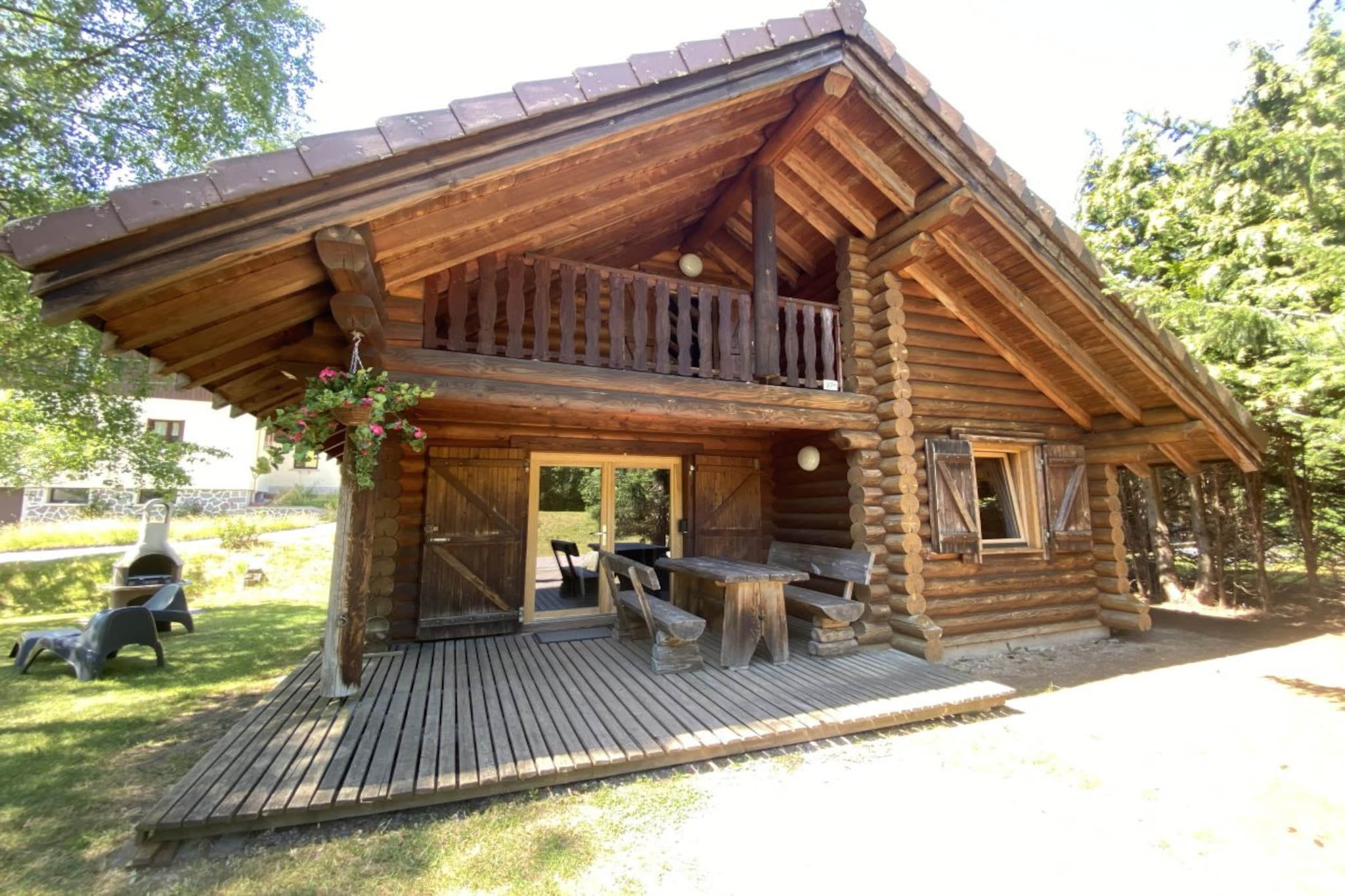 L'OURS BLANC Chalet en rondins-Buitenlucht