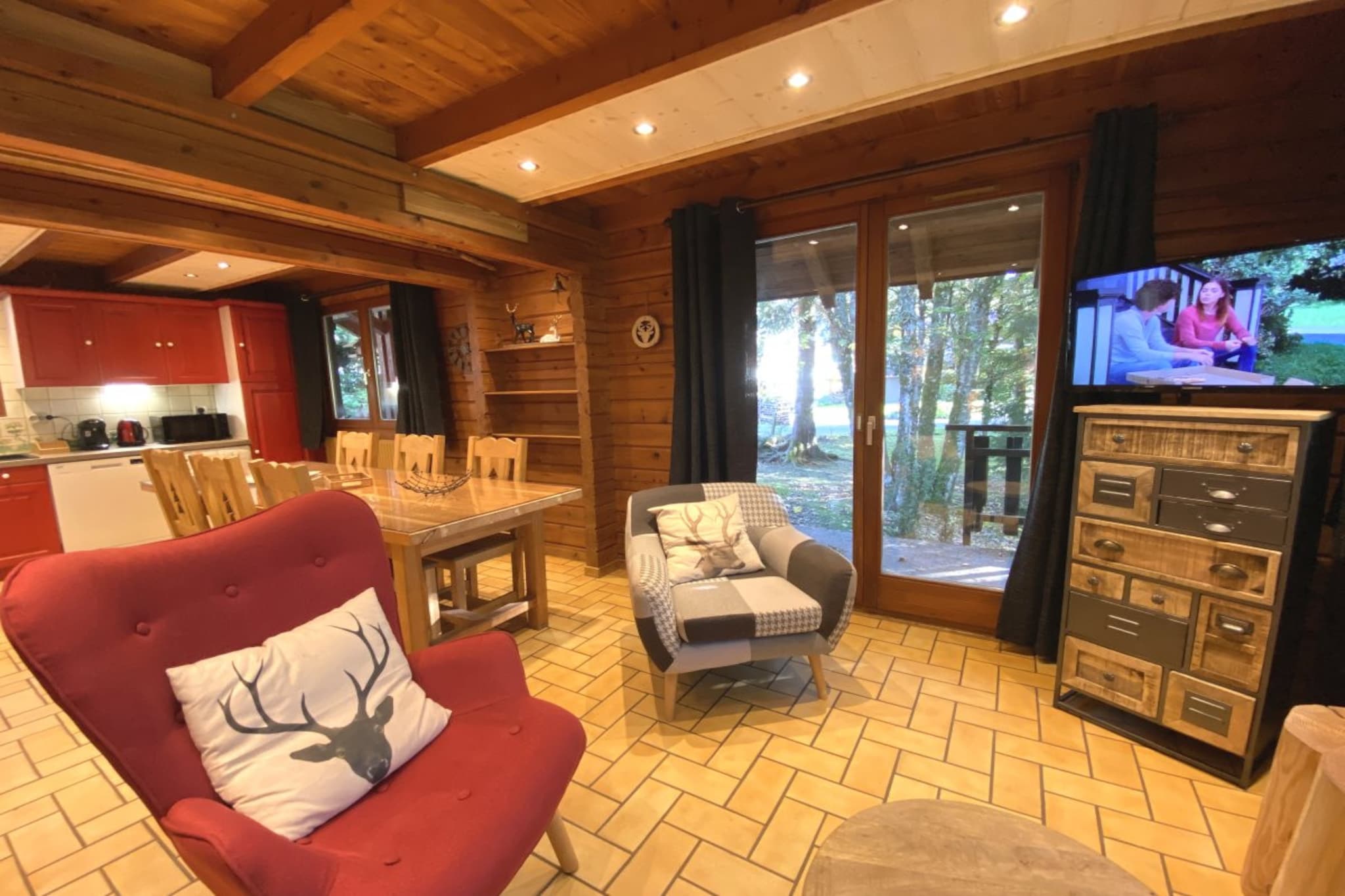 LE RENNE  Chalet en bois au calme avec SPA Jacuzzi-Woonkamer