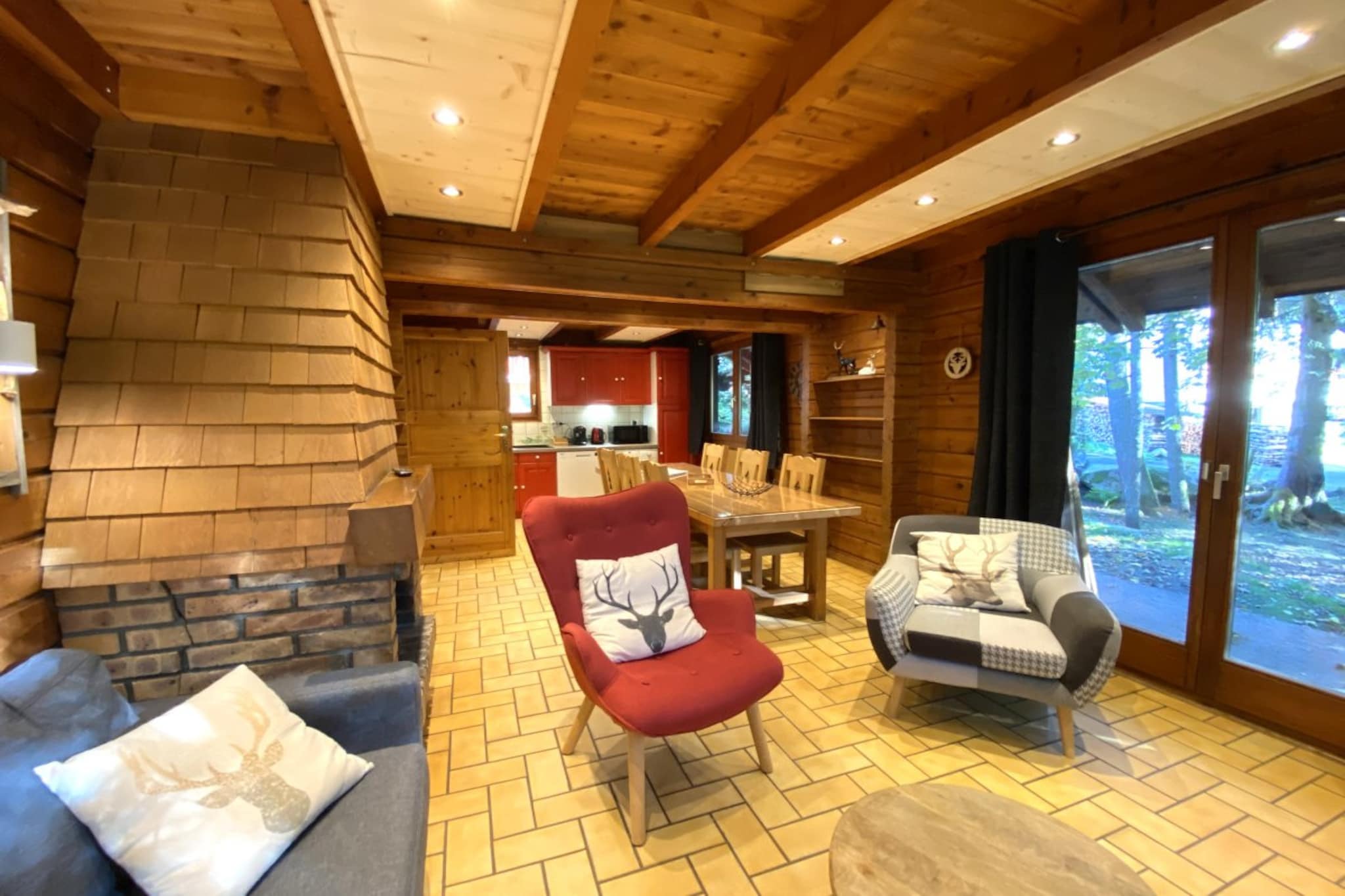 LE RENNE  Chalet en bois au calme avec SPA Jacuzzi-Woonkamer