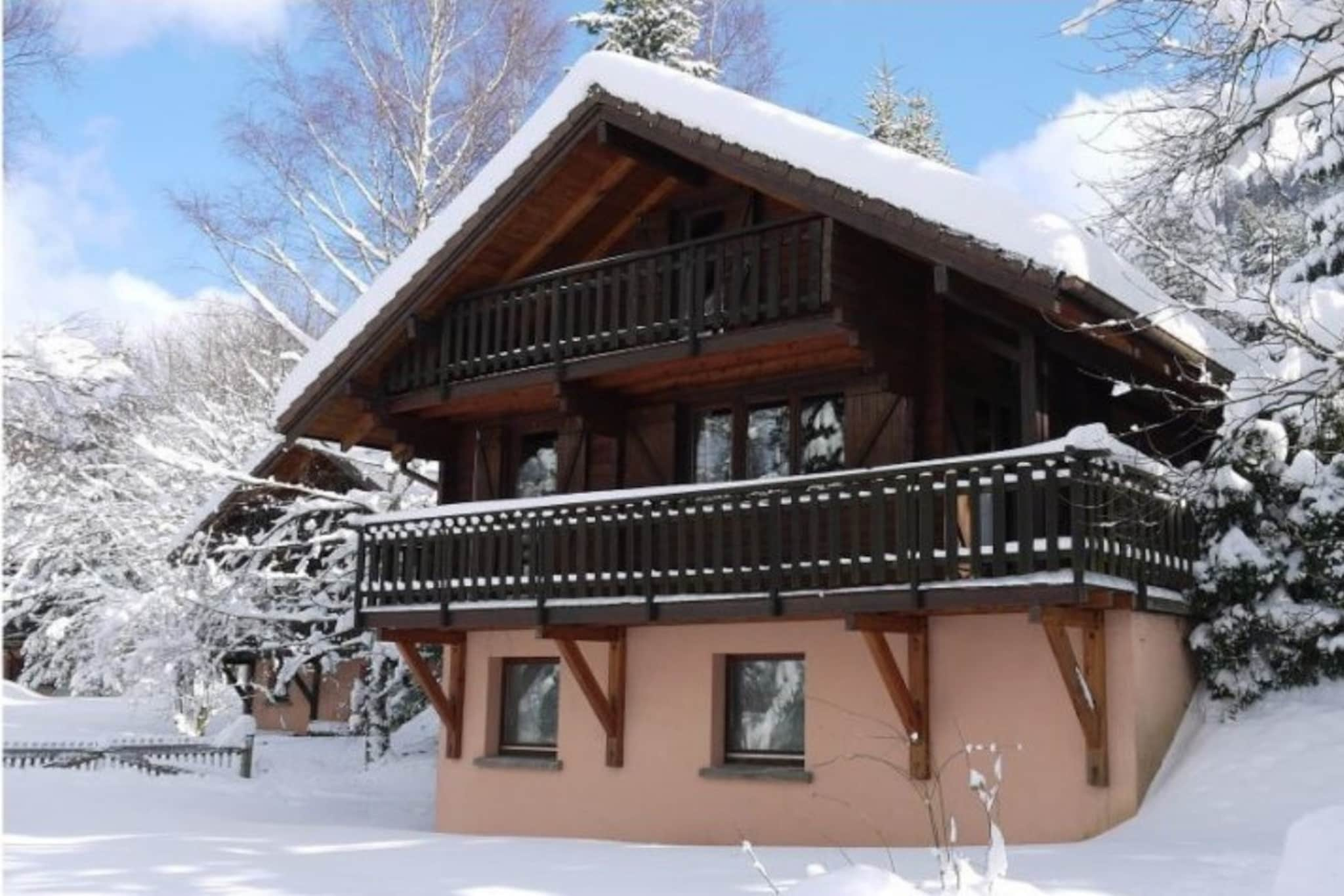 LE RENNE  Chalet en bois au calme avec SPA Jacuzzi