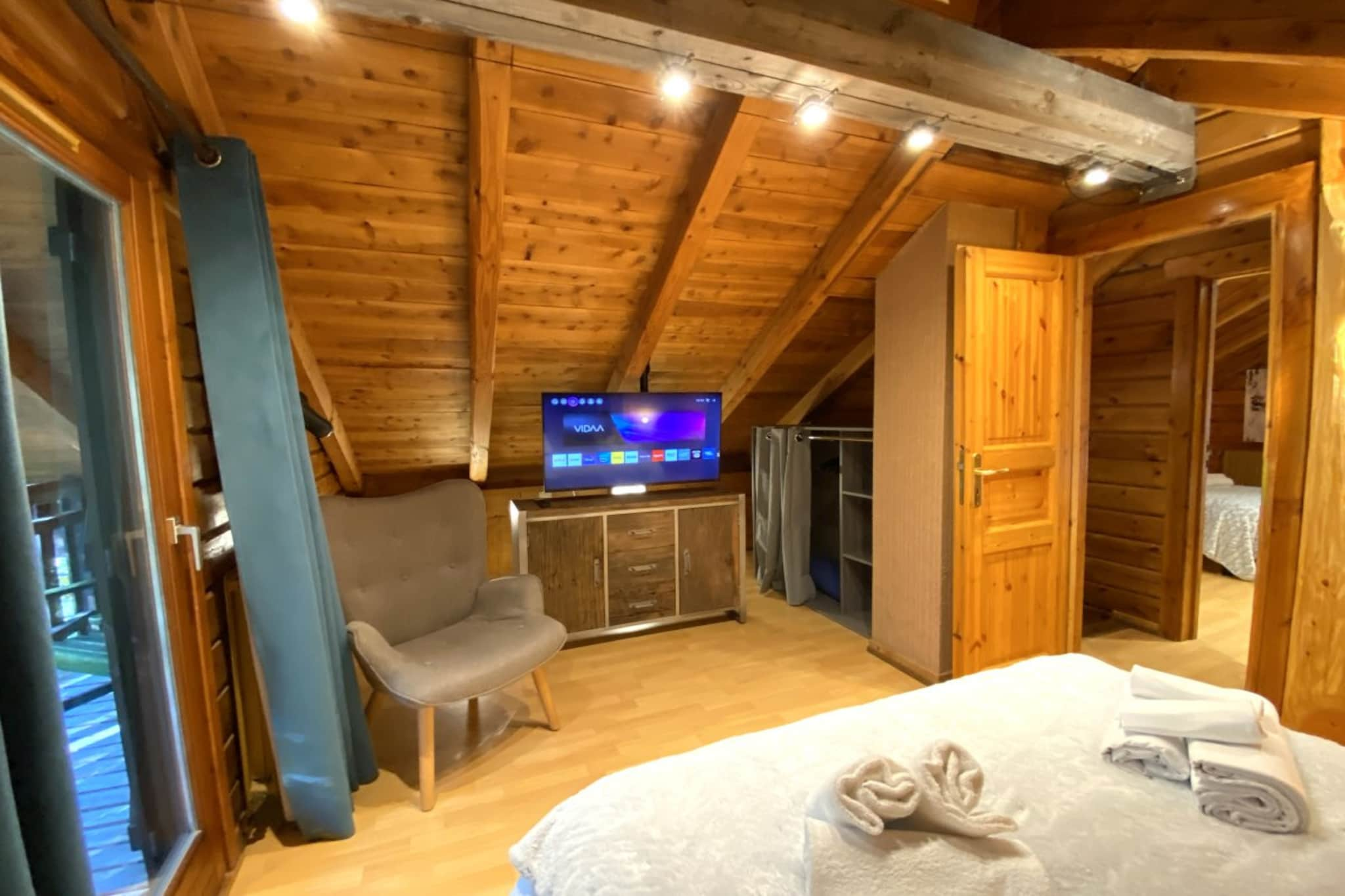 LE RENNE  Chalet en bois au calme avec SPA Jacuzzi-Slaapkamer