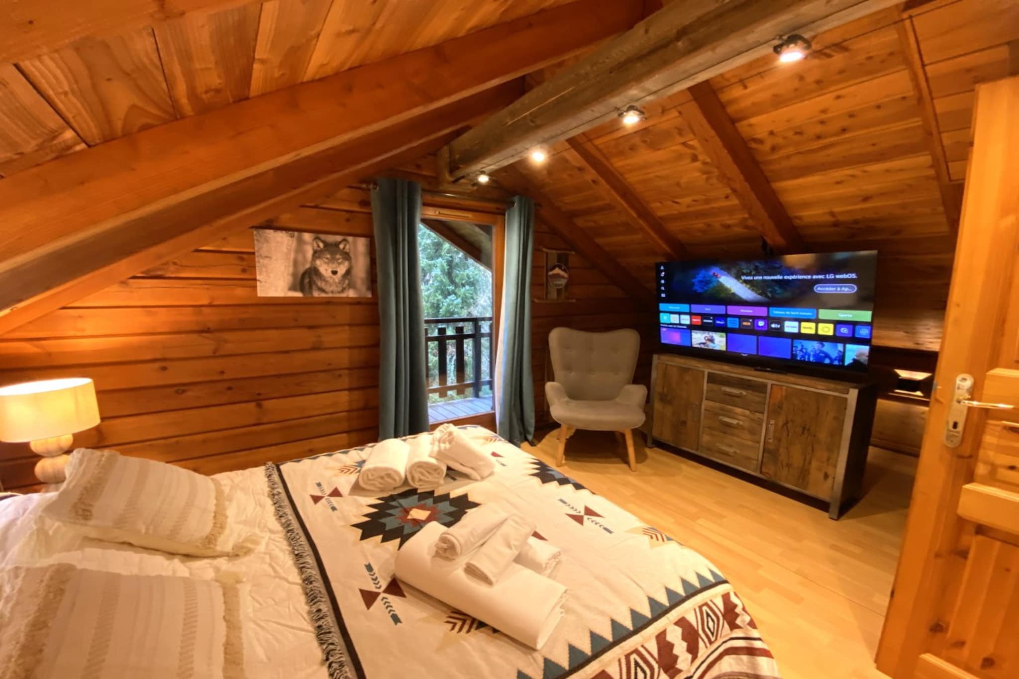 LE GRIZZLY Chalet en bois au calme-Slaapkamer