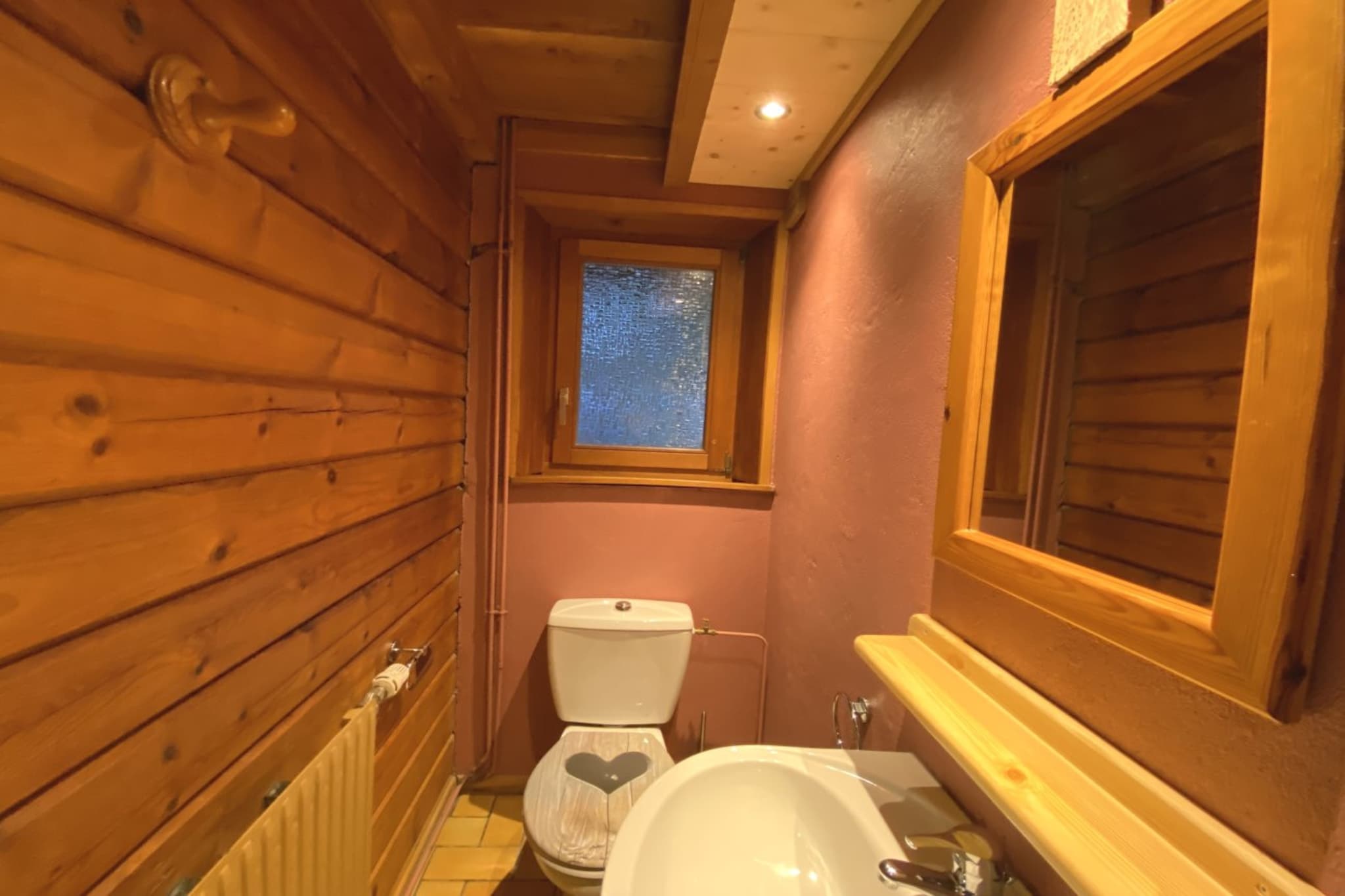 LE GRIZZLY Chalet en bois au calme-Badkamer