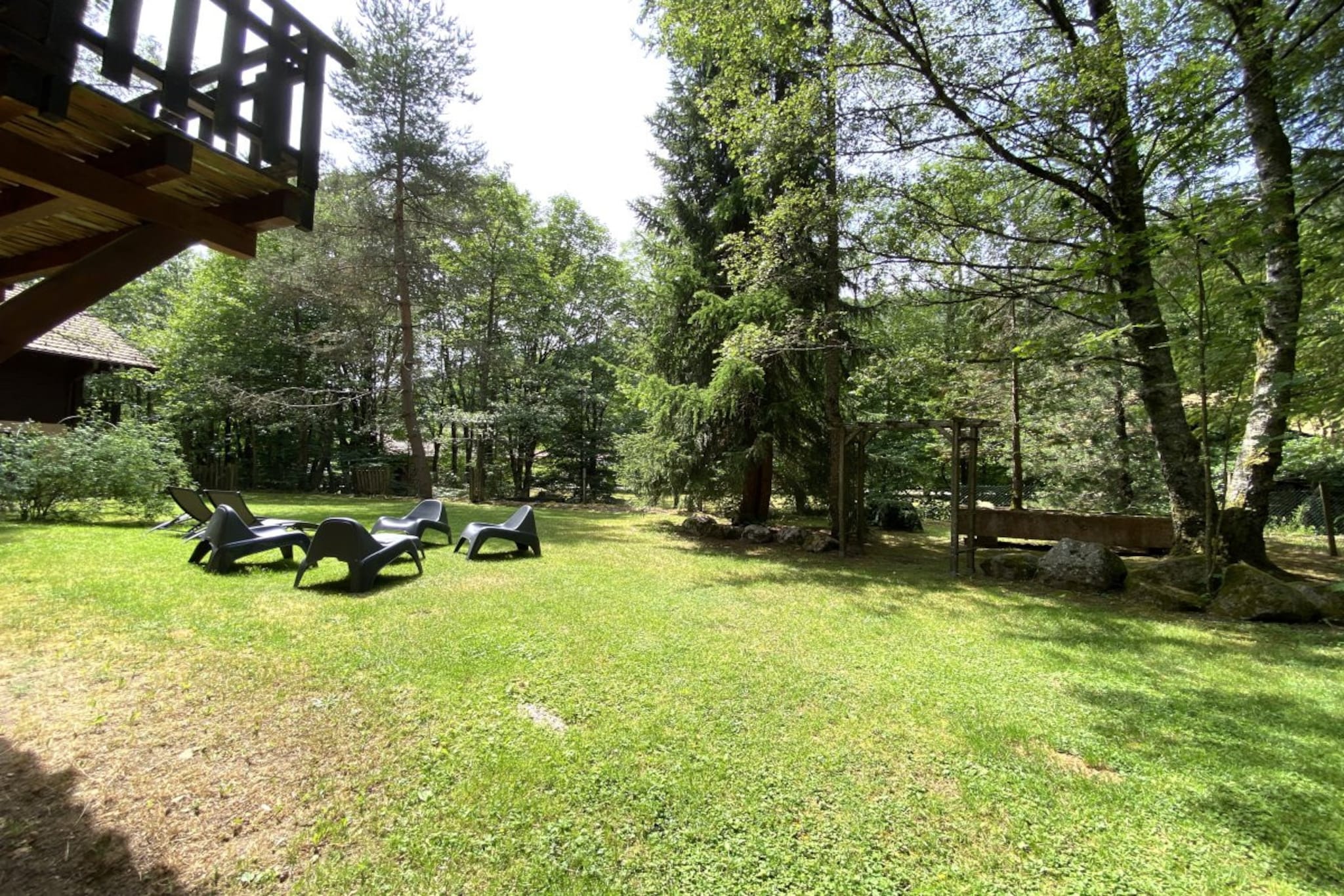 LE GRIZZLY Chalet en bois au calme-Buitenlucht