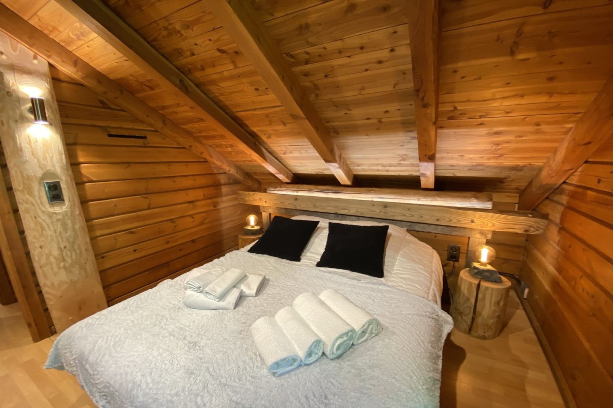 LE RENARD  Chalet en bois au calme-Slaapkamer