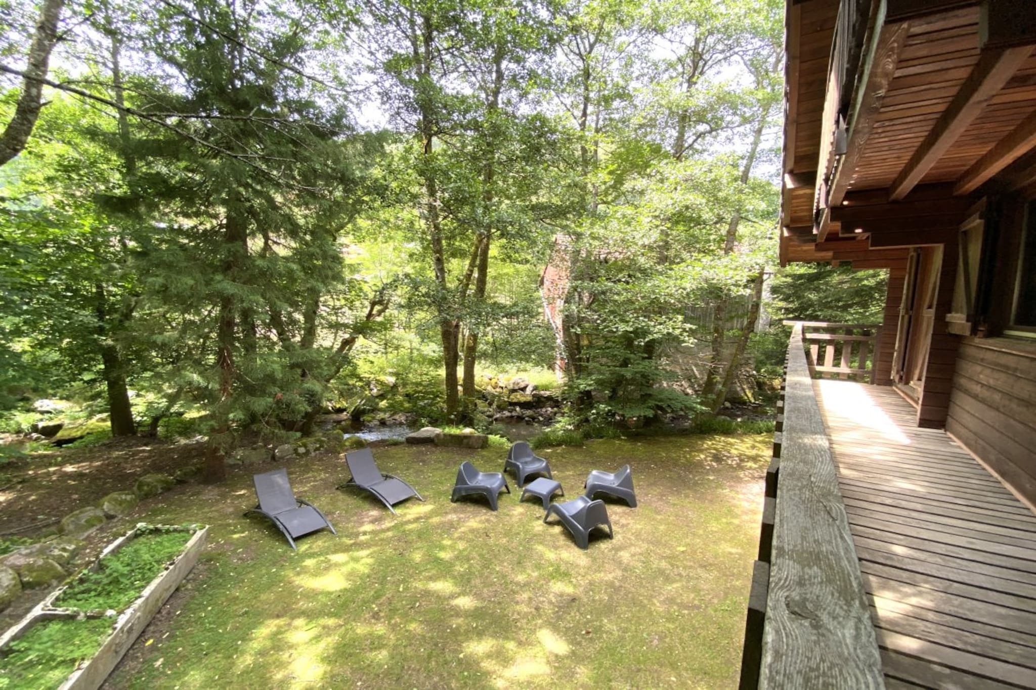 LE MONTAGNARD Chalet en bois-Buitenlucht