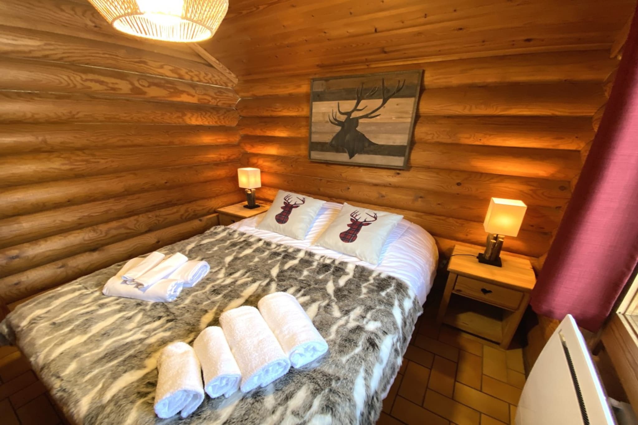 LE GRAND CERF  Chalet en rondins avec SPA Jacuzzi-Slaapkamer