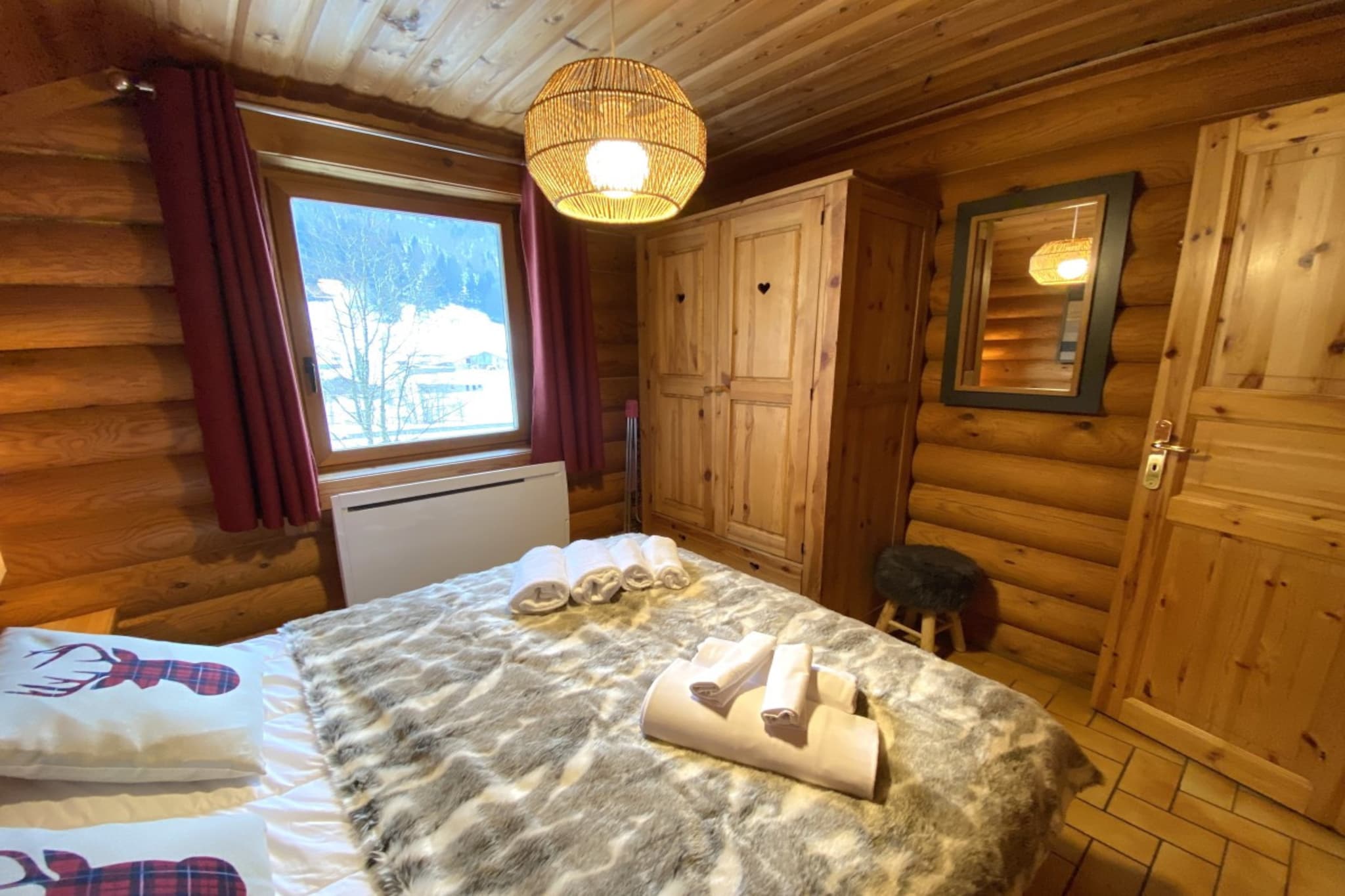 LE GRAND CERF  Chalet en rondins avec SPA Jacuzzi-Slaapkamer