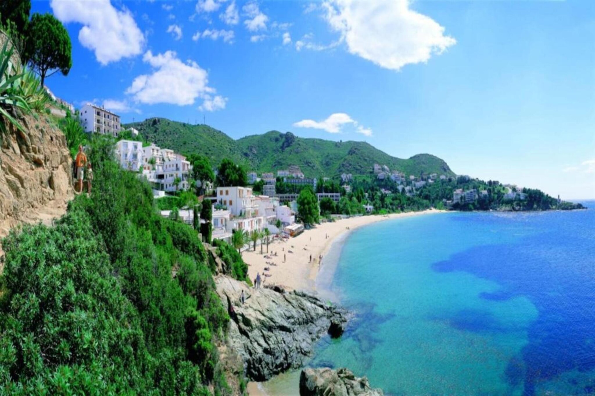 LA PLATJA  1F Roses-Areas summer 20km