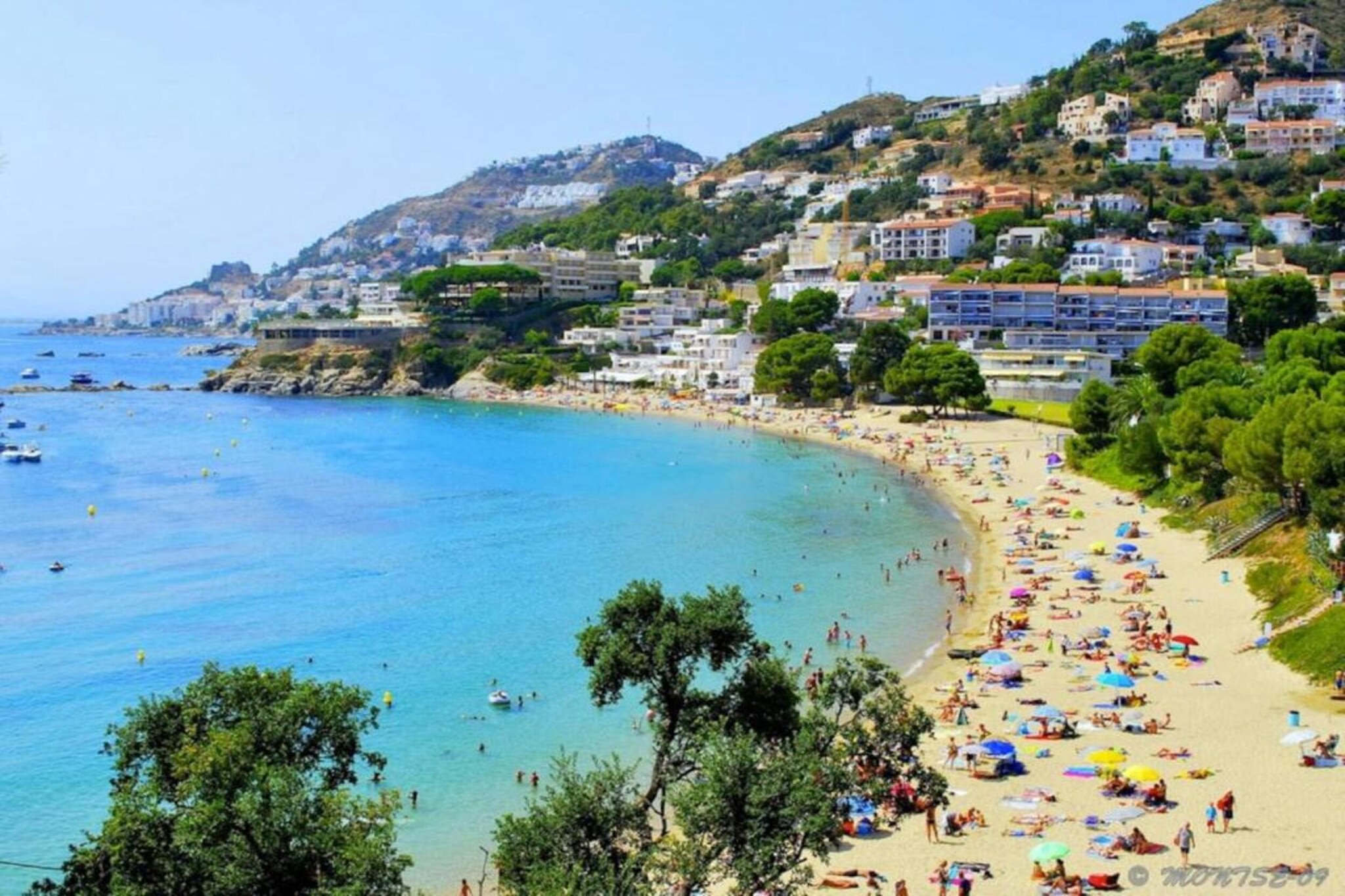 LA PLATJA  1F Roses-Areas summer 20km
