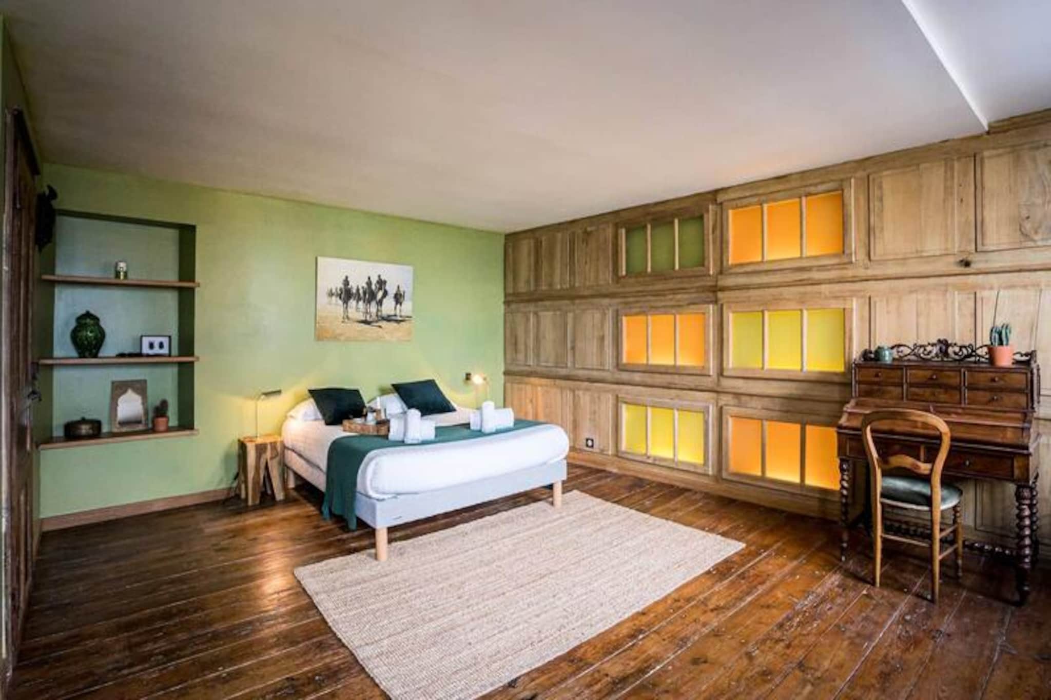 Come and recharge your batteries, escape but also work in an exceptional villa for rent in Brittany. This exceptional property hosts all types of events, from the most intimate to the most influential. Seminars, filming, photoshoots, cocktail dinners, private receptions... Each request finds a tailor-made response.

Come and recharge your batteries, escape but also work in this exceptional villa for rent in Brittany.

Omnipresent, the panoramic sea view captivates the eye throughout the day and amazes you in the evening at sunset.
The equipped kitchen, living room and dining room open onto a spacious south-facing terrace which promises idleness and relaxation. The landscaped garden offers a flowery setting and enhances outdoor life 

Very quiet, not overlooked by the sea in Pot Blanc, a stone's throw from the sailing school, 13 beds, dance floor. So many assets which will make this address exclusive and mark the memory of a memorable Breton summer.

---- DETAILS OF ROOMS, BEDS and BATHROOMS ----

- 6 bedrooms.
- bedroom 1: 1 double bed 180 (1st floor)
- bedroom 2: 1 double bed 160 (1st floor)
- bedroom 3: 2 single beds 90 (1st floor)
- bedroom 4: 160 double bed (1st floor - weight bench) and 1 double sofa bed
- bedroom 5: 1 double bed of 160 (on the 2nd floor)
- bedroom 6: 3 singles in 90 (on the 2nd floor)

- Wc on the ground floor: 
- Bathroom in bedroom 1 (1st floor)
- Wc (1st floor)
- Large bathroom (1st floor)
- Shower room in bedroom 4
- Wc (2nd floor)
- Powder room (2nd floor)

---- ADDITIONAL RENTAL POSSIBILITY ON THE PROPERTY ----

ANNEX HOUSE: DETAILS OF ROOMS, BEDS and BATHROOMS 
- 2 bedrooms.
- bedroom 7: 160 double bed (1st floor)
- bedroom 8: 2 single beds 90 (1st floor)

THE COTTAGE: 
- 2 bedrooms.
- bedroom 9: 160 double bed (1st floor)
- bedroom 10: 2 single beds 90 (1st floor)
- bathroom and separate toilet on the ground floor



---- EXTERIORS / LEISURE EQUIPMENT ----

- Large terrace facing south.
- Small enclosed garden ensuring absolute tranquility and calm.
- barbecue, garden furniture, deckchairs.
- Private and enclosed parking facing the sea. 
- Dance room
- wood stove and pellet stove in the annex.

---- NOTE ----
- internet connection
- Possibility of renting bicycles.
- Possibility of ordering a shopping list for your arrival.
- pets accepted after validated request.
- A deposit of €1,500 will be required upon entry to the premises.
- The cleaning fee of €350 will be expected.
- Bed linen and towel option €15/person.


A private concierge service is also at your disposal during your stay. Delivery of meals, bicycles and shopping before your arrival possible upon reservation. Massages, theme evenings (eg pancake evening or birthday evening), suggestion and reservation of activities are also possible.



---- YOUR “TURNKEY” SEMINARS & PROFESSIONAL MEETINGS ----

This exceptional property hosts all types of events, from the most intimate to the most influential. Seminars, filming, photoshoots, cocktail dinners, private receptions... Each request finds a tailor-made response. 

The unique character of each of its pieces offers great freedom of choice to provide a beautiful source of inspiration for the most demanding.

Offer emotion, to unite your teams, we have set up a multitude of sporting, well-being, cultural and gastronomic activities.
