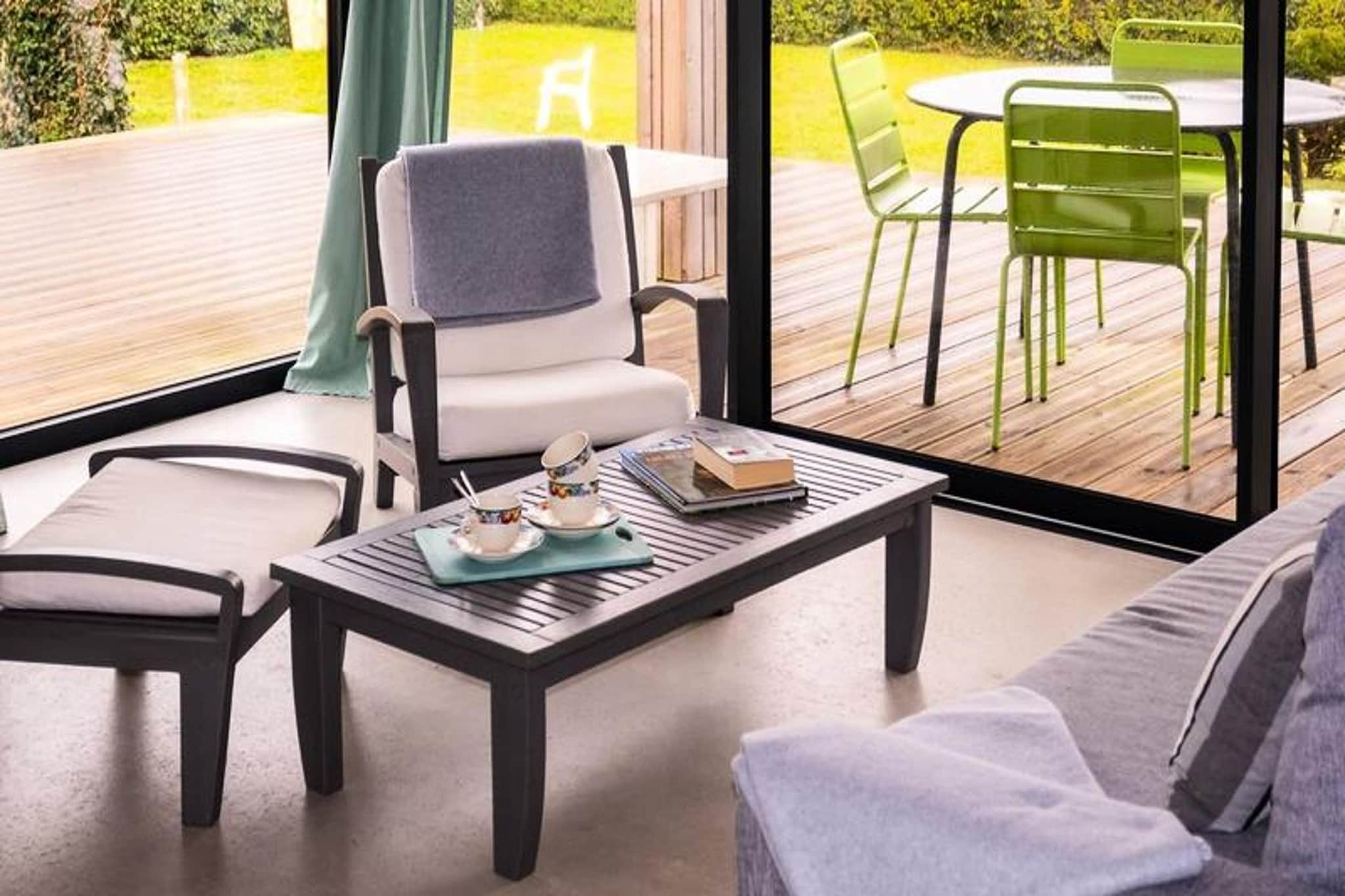 House with Sea View in Penvénan