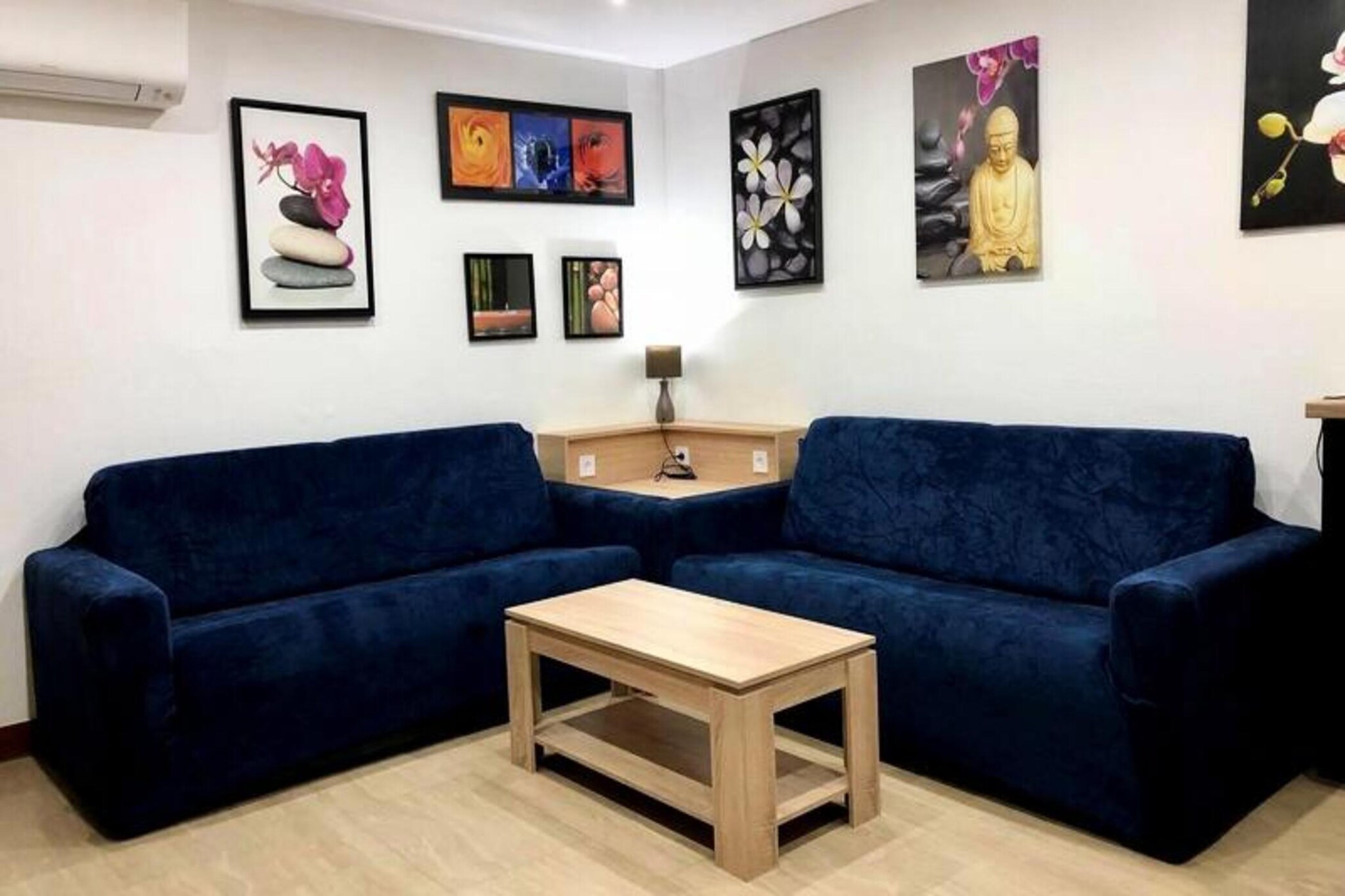 2 Rooms for 4 People