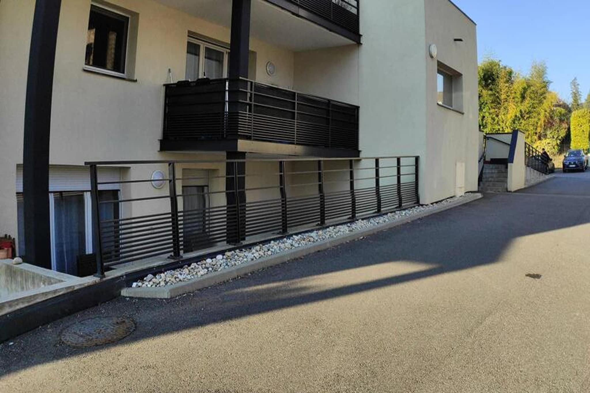 At 92, Chemin des Baravents in Aix les Bains

New residence "2018" including large terraces, gardens, possibility of Garage or parking, elevator.
This building with quality services offers apartments in a small residence of 13 units on 3 levels. The opening is secured by Vigik and Videophone.
Located 500m from the Chevalley Thermal Baths, 700 m from the Tourist Office, 1 km from the town center, 2 km from the Marlioz Thermal Baths, 3 km from the Lake and 20 km from Mont REVARD. (3I on the map)
Its privileged location, a 10-minute walk from the thermal baths, will allow you to get to your spa with ease.
Warm Ground Floor 2 Rooms / Virtual tour for this property
Offering great services in a new residence 
Prestige range, classified furnished as Tourism in 3*2 people
Surface area 45m² opening to the east onto a large furnished terrace of 27m² 

Living room (tiled floor) opening onto terrace: 1 "rapido" 140 cm sofa of very good quality", 1 table, 4 chairs, 1 coffee table, 1 flat screen television 
Kitchen area in living room: fridge/freezer, electric oven, microwave, 3 induction hobs, Senséo coffee maker, toaster, kettle, dishwasher, crockery and cookware 

Bedroom (tiled floor) with terrace: 1 "very good quality" 140cm bedding, 1 lamp, 1 bedside table, a large wall-mounted wardrobe, 1 armchair. 
Shower room (tiled floor) with wall-hung WC: 1 Italian shower, 2-door vanity sink, 1 electric towel dryer, washing machine, 1 storage unit. 

Private underground garage n° -2 (Dimensions: width 2m41 - Height 2h02 - Depth 4m93) 
Large East Terrace of 27m²: 1 table, 4 chairs, 2 relaxers.
MISCELLANEOUS: Videophone, Individual gas heating, smoke detector, fan 
Bicycle storage - Small animals tolerated - Maximum sleeping capacity of 3 people, for 4 people please contact us. Internet access "Orange Box" - 

Virtual tour possible for this property, the link below: 
https://tour.previsite.com/BC24C554-28C6-1630-C555-054D69C33851

Additional services at extra cost: end-of-stay cleaning, bed linen, bathroom linen, pets, baby bed (subject to availability on request).
Deposit (in euros) - 500
Heating - 1
