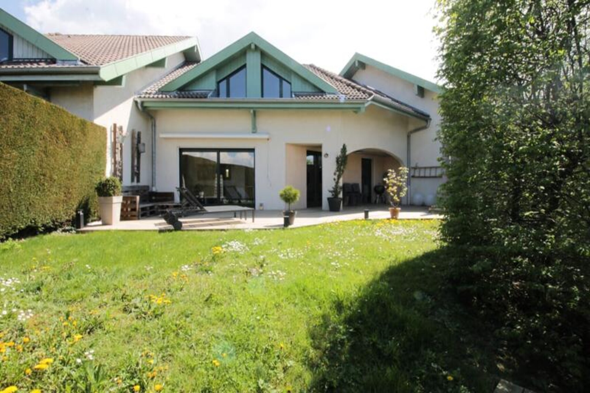 Houses & Villas for 8 People