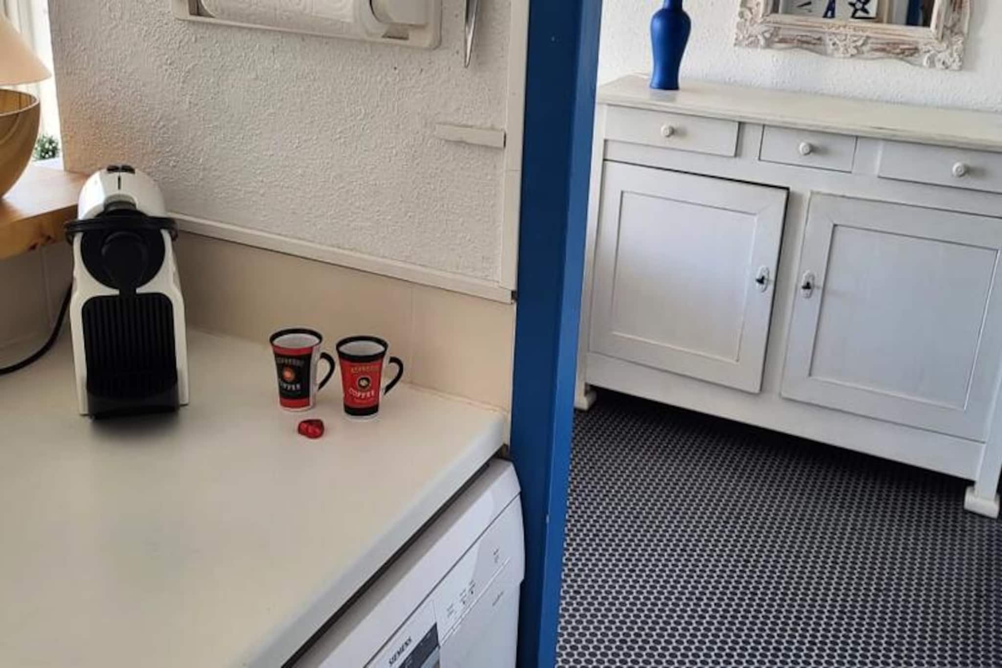 Résidence Marina Lairan Vue Sur L'eau Et Les Bateaux De Port Camargue 2 étoiles F-Image-tags.