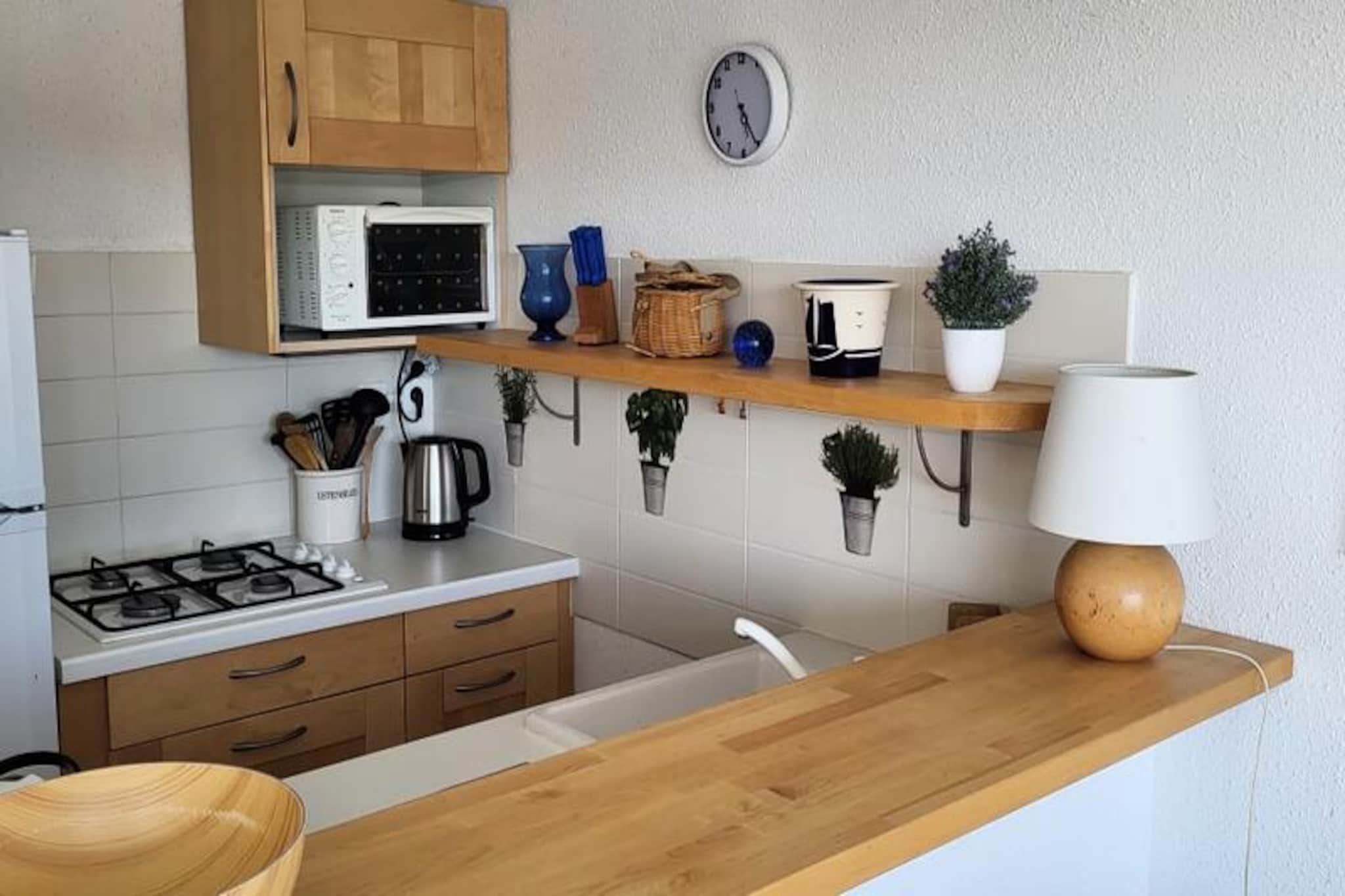 Résidence Marina Lairan Vue Sur L'eau Et Les Bateaux De Port Camargue 2 étoiles F-Image-tags.