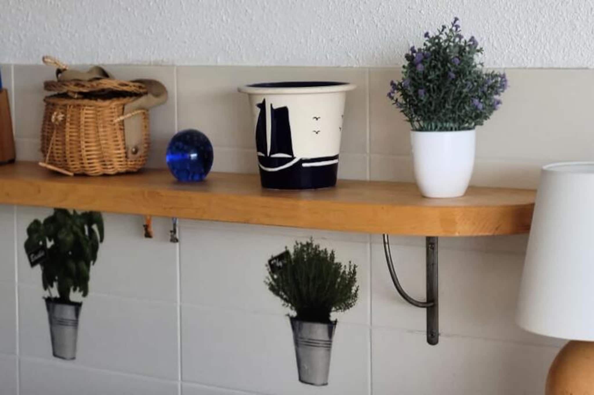 Résidence Marina Lairan Vue Sur L'eau Et Les Bateaux De Port Camargue 2 étoiles F-Image-tags.