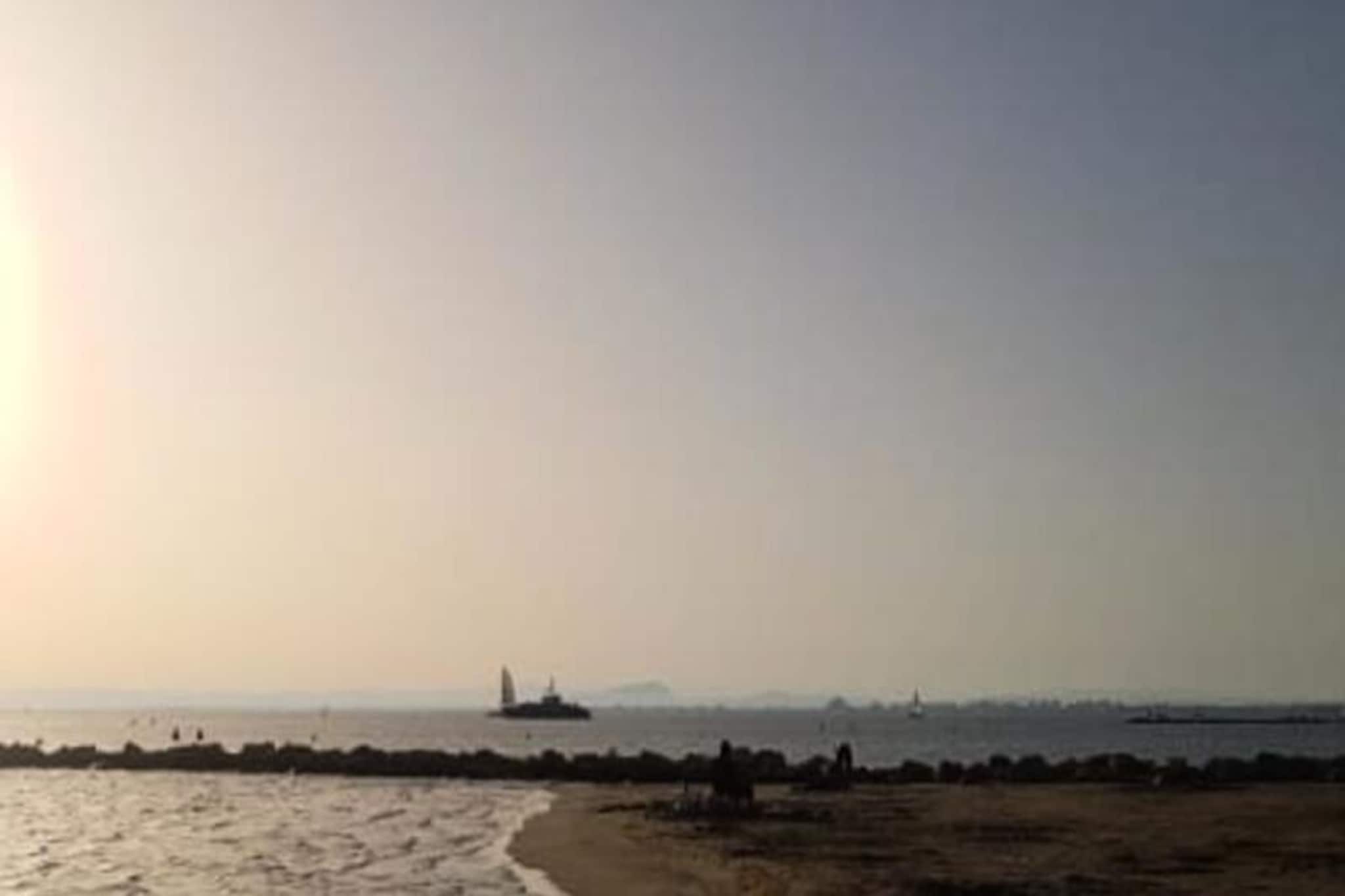 Résidence Marina Lairan Vue Sur L'eau Et Les Bateaux De Port Camargue 2 étoiles F-Image-tags.