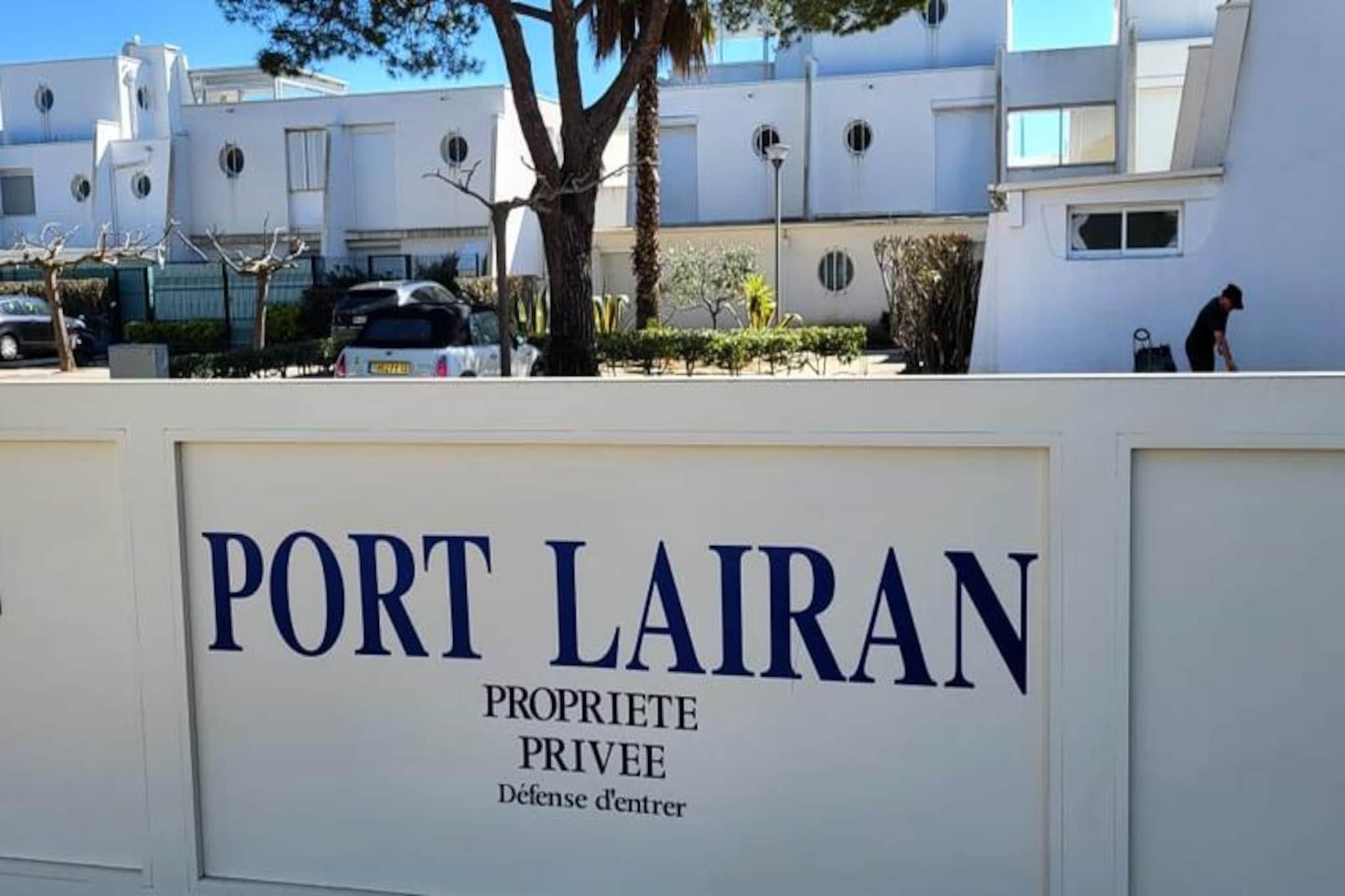 Résidence Marina Lairan Vue Sur L'eau Et Les Bateaux De Port Camargue 2 étoiles F-Image-tags.