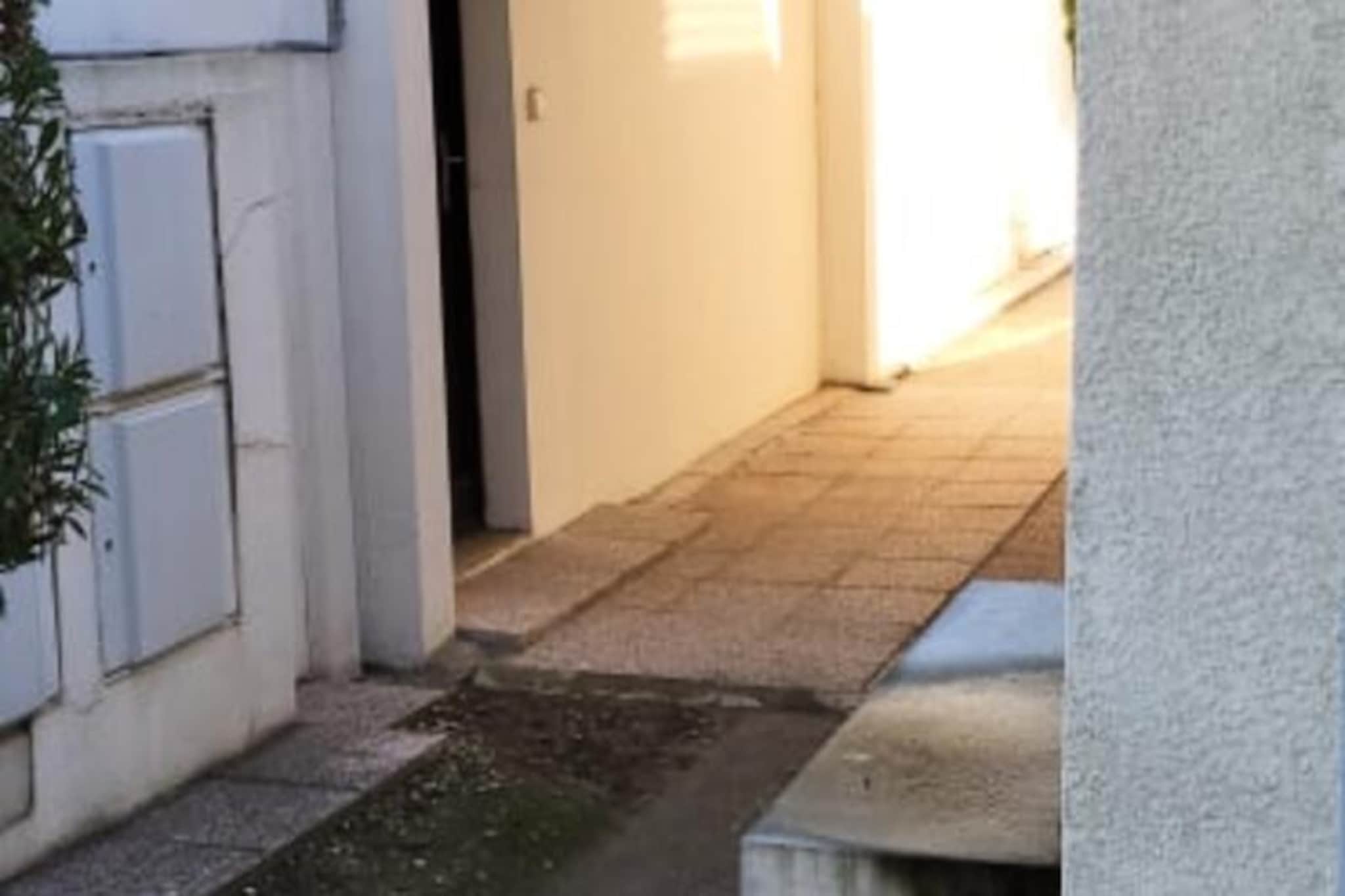 Résidence Marina Lairan Vue Sur L'eau Et Les Bateaux De Port Camargue 2 étoiles F-Image-tags.