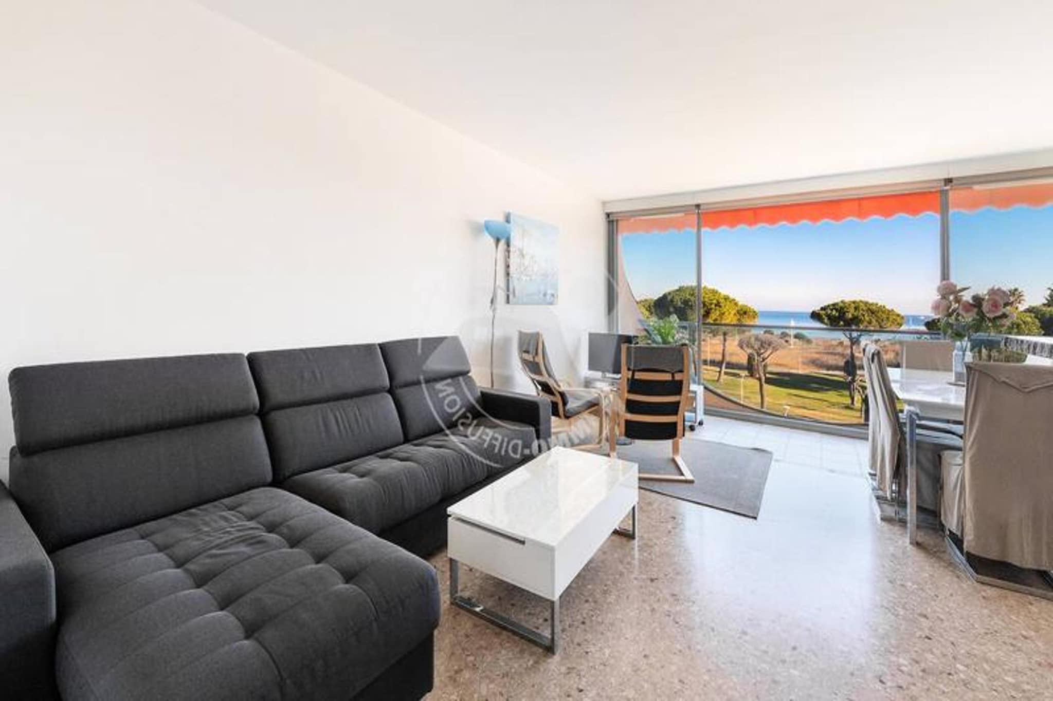 3 Rooms for 4 People