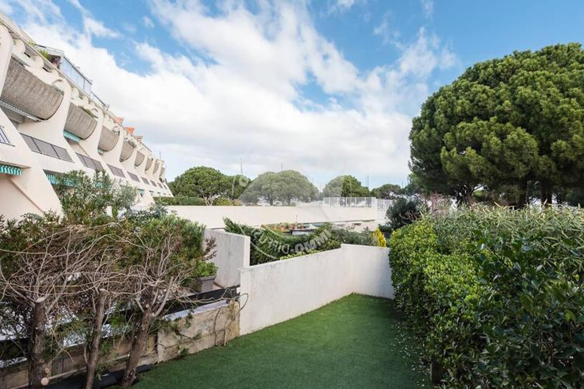 Résidence "le Quai Aux Fleurs"-Tuinen zomer