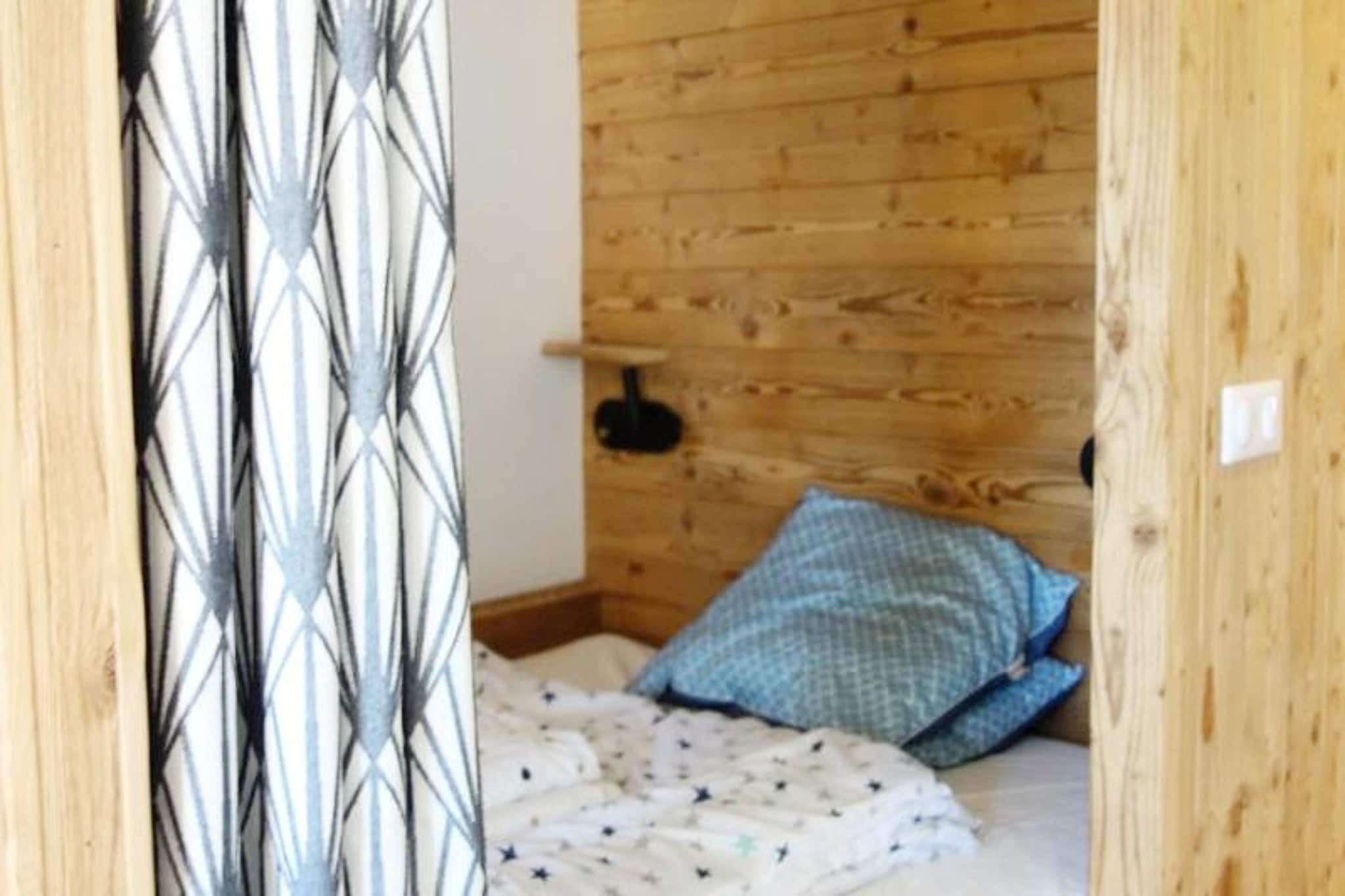 Résidence Menandiere-Bedroom