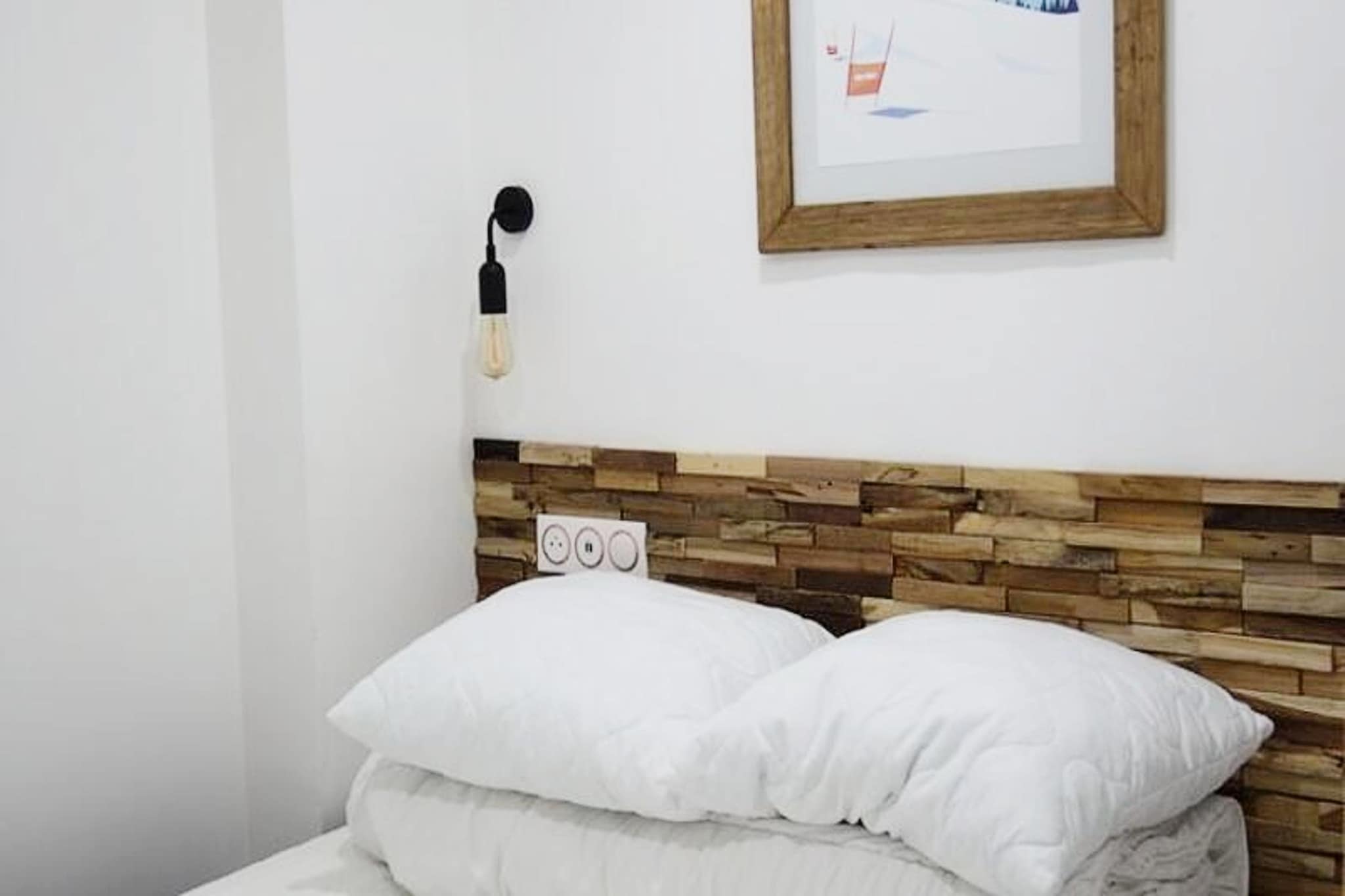 Résidence Menandiere-Bedroom