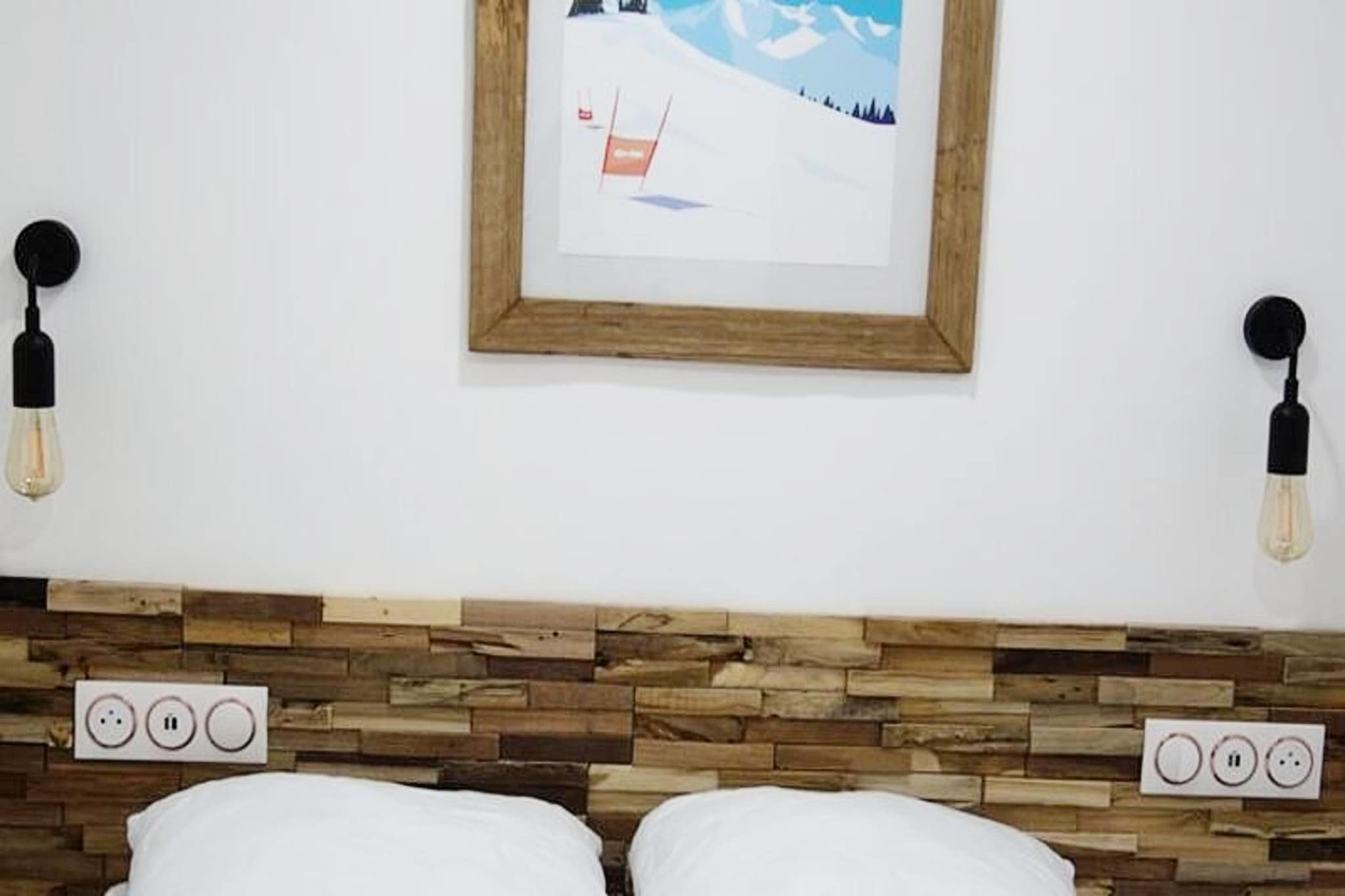 Résidence Menandiere-Bedroom