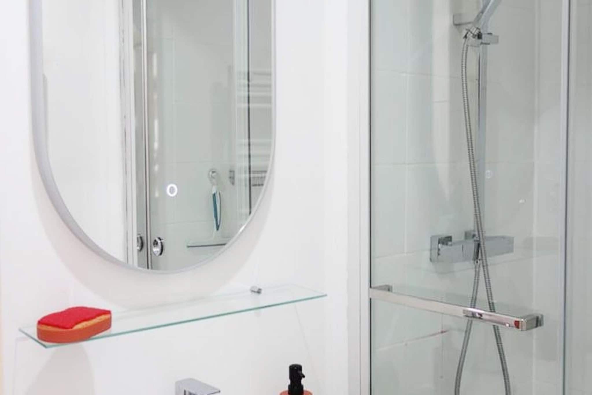 Résidence Menandiere-Bathroom