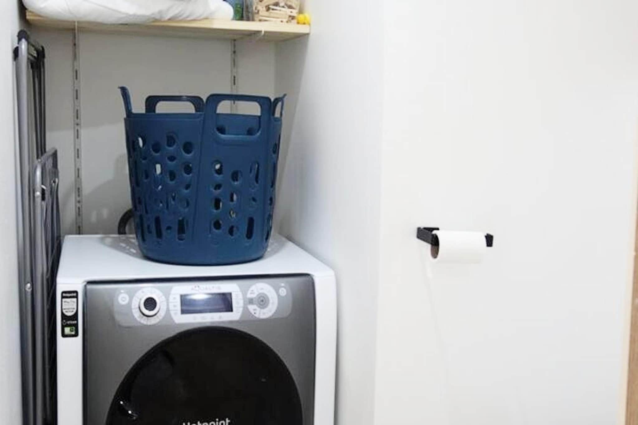 Résidence Menandiere-Bathroom