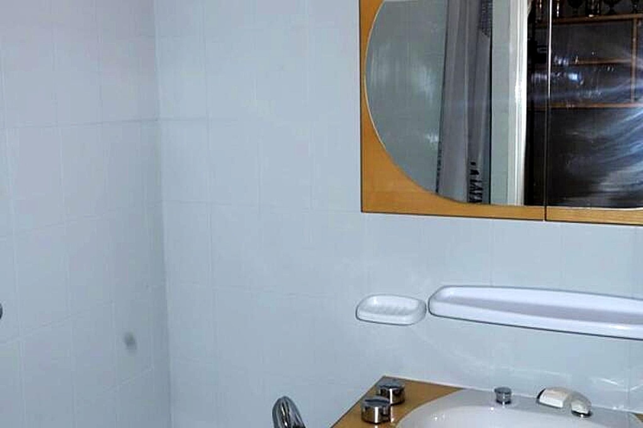 Résidence Menandiere-Bathroom