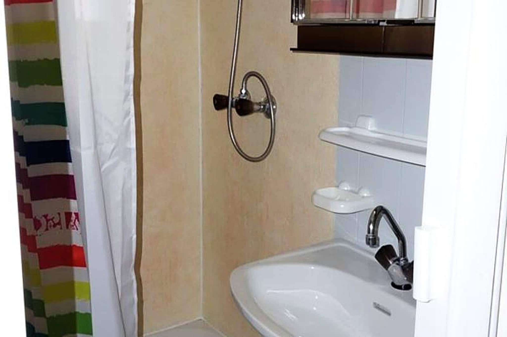 Résidence Menandiere-Bathroom