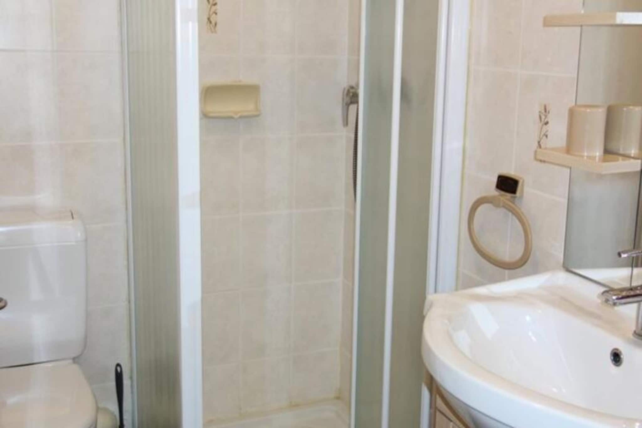 Résidence Choucas-Badkamer