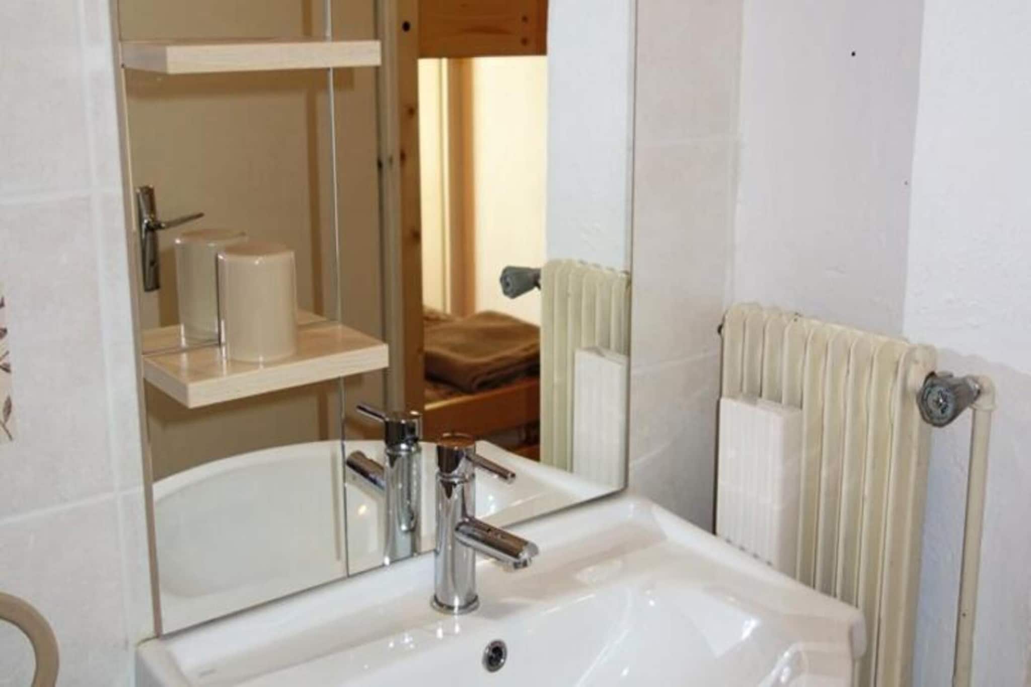 Résidence Choucas-Badkamer