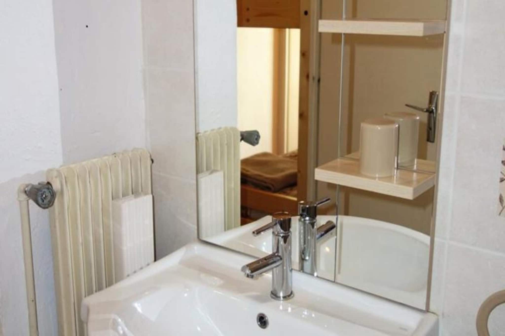 Résidence Choucas-Badkamer