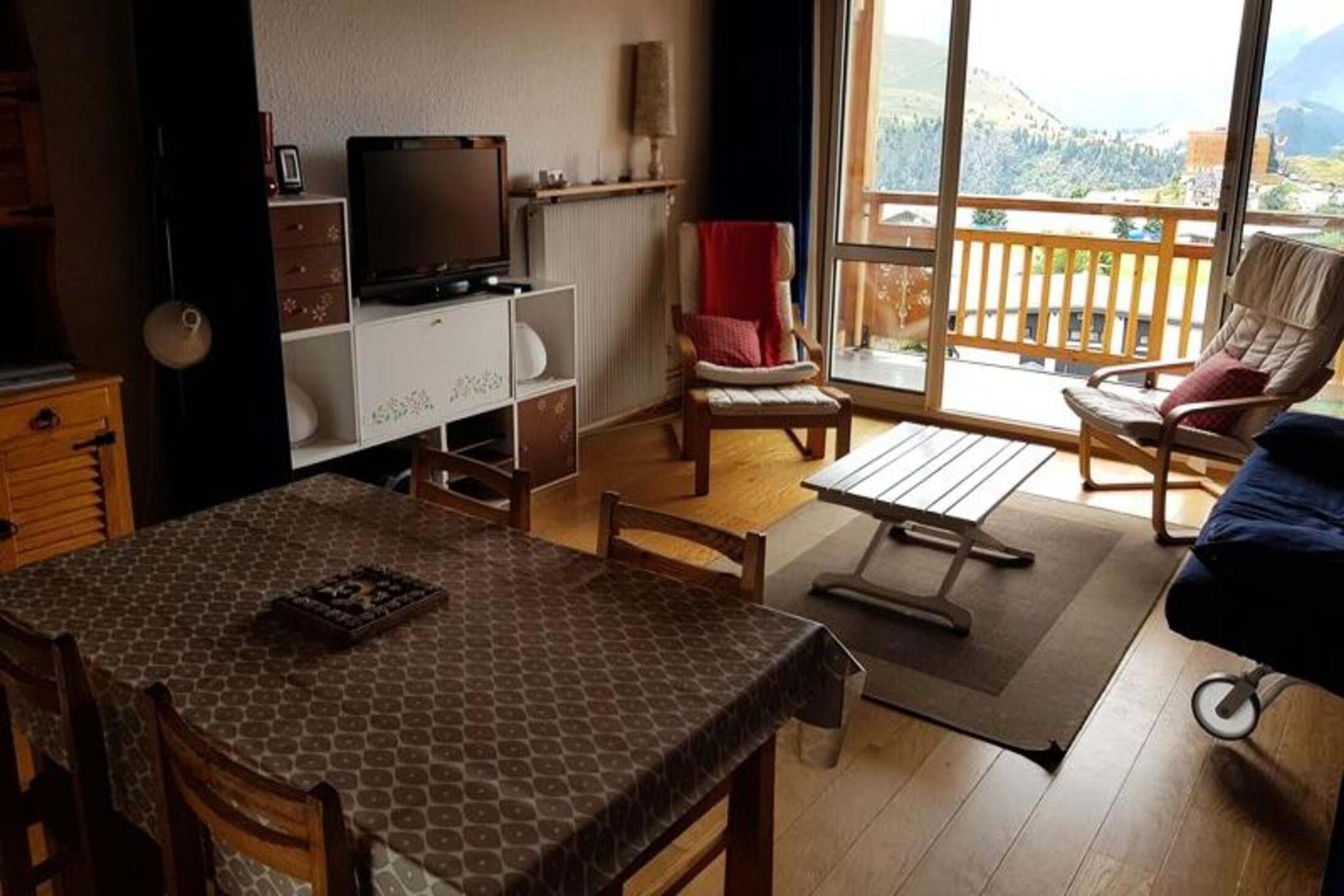 Résidence Choucas-Buitenkant zomer