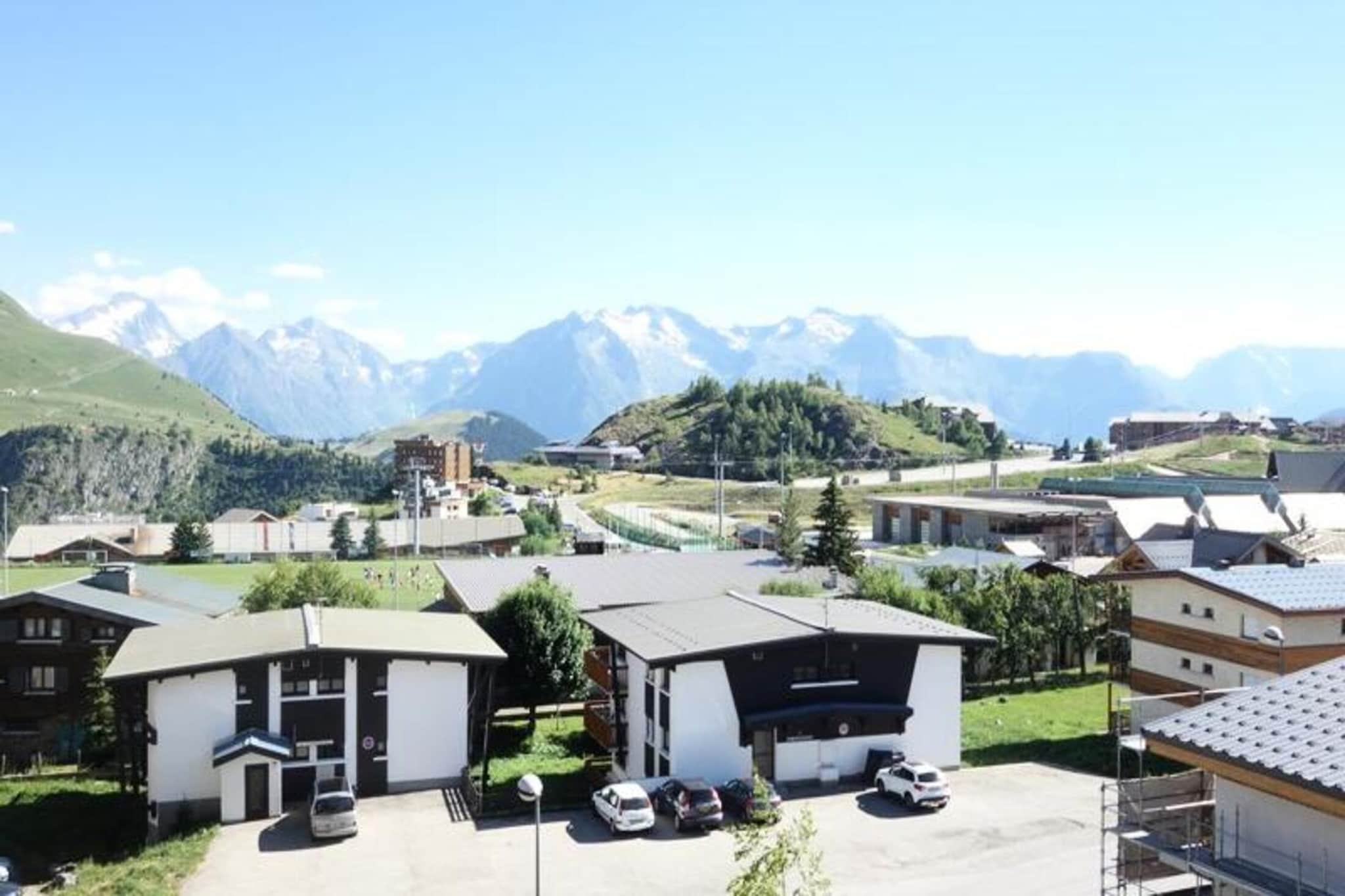 Résidence Choucas-Buitenkant zomer