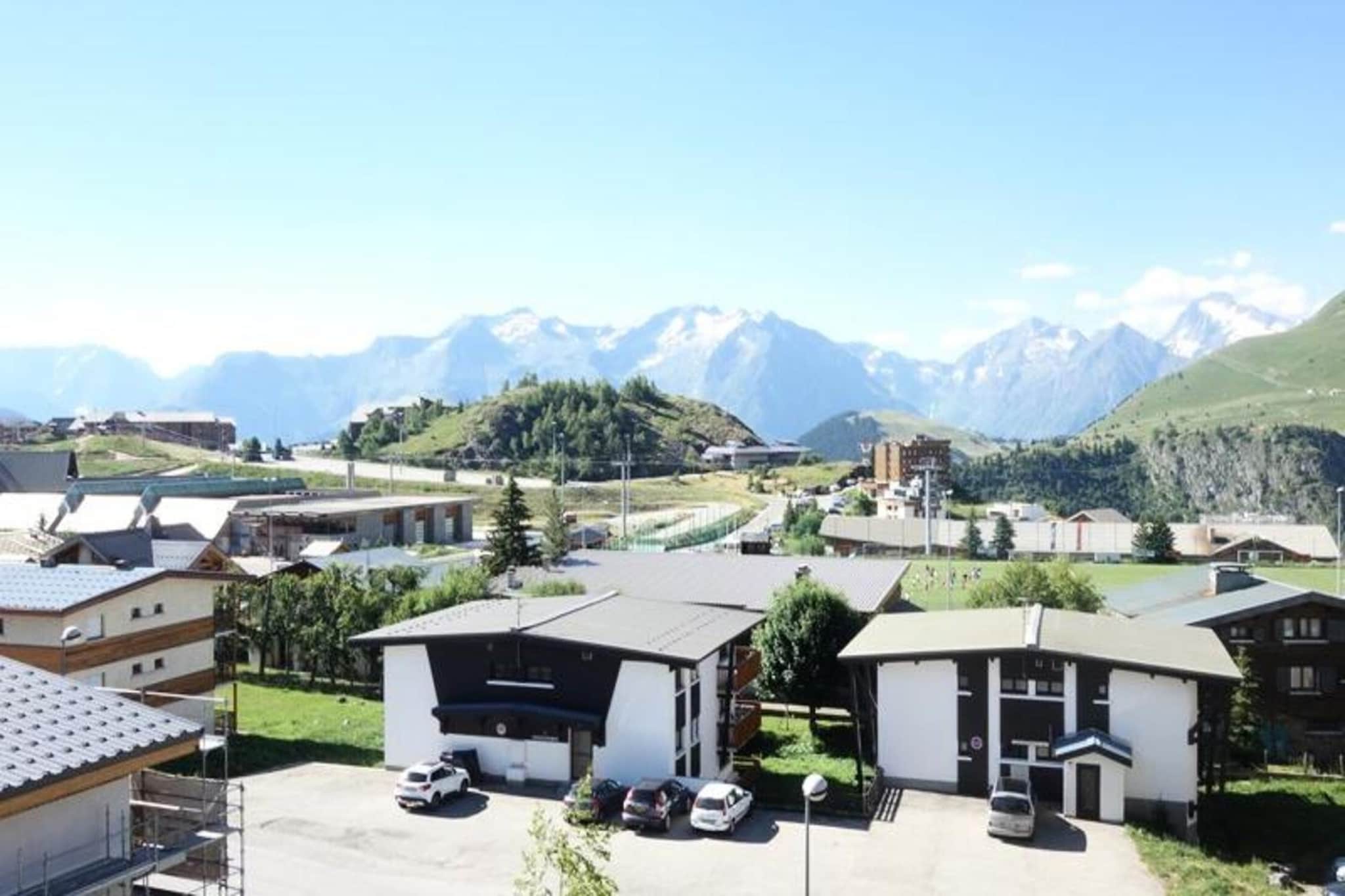 Résidence Choucas-Buitenkant zomer